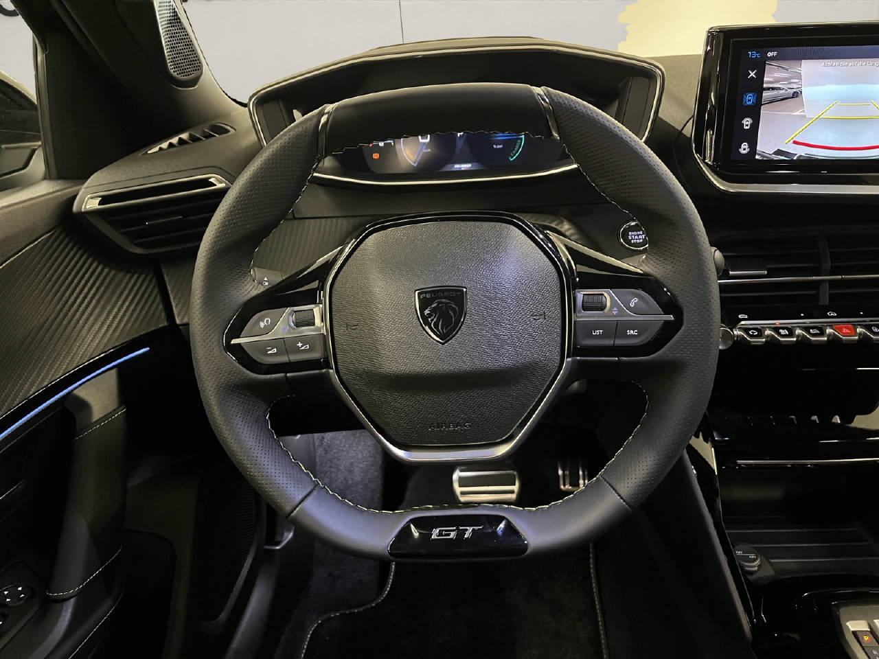 PEUGEOT 2008 1.2 Hybrid 145 GT-image-6
