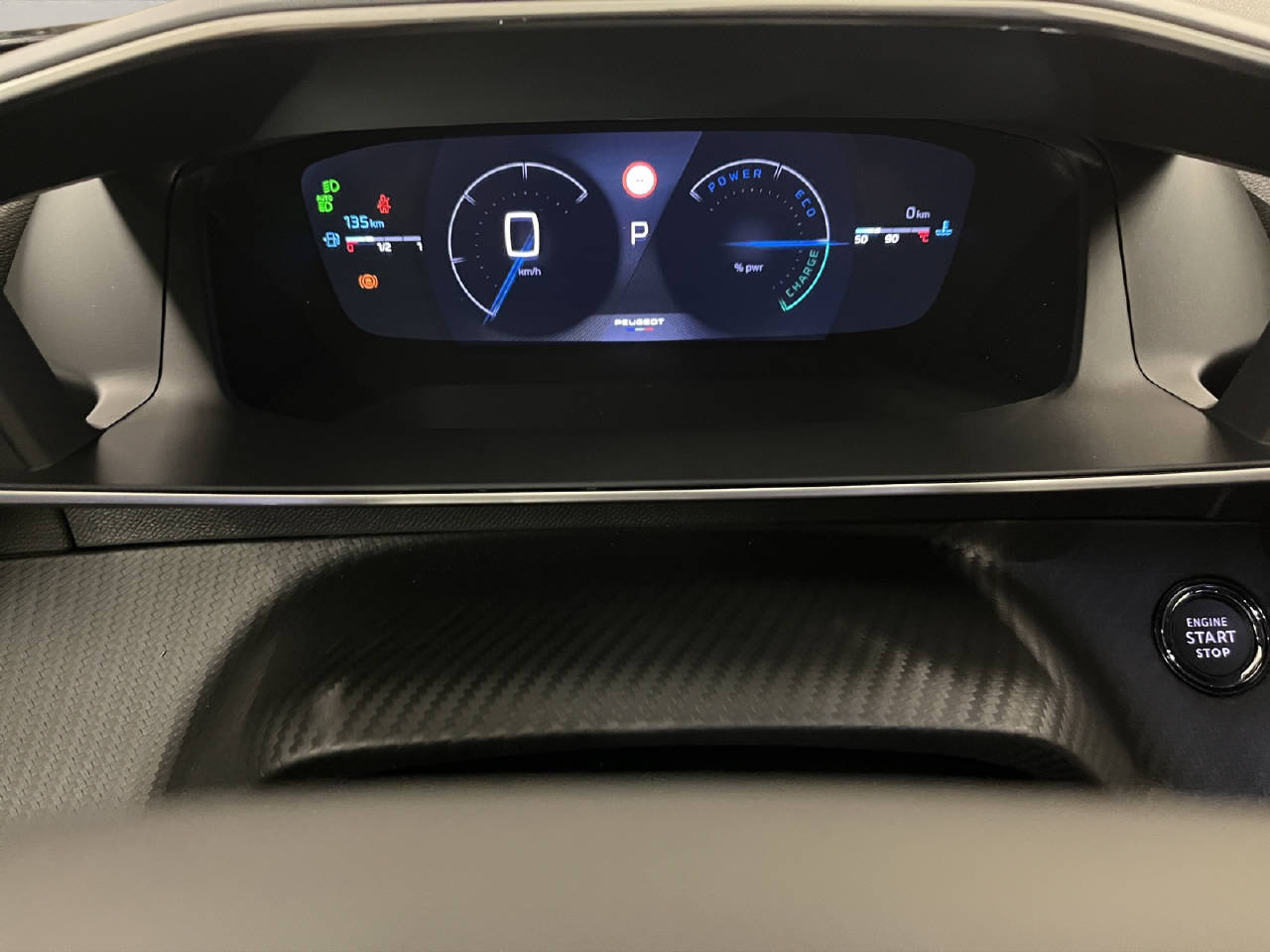 PEUGEOT 2008 1.2 Hybrid 145 GT-image-9
