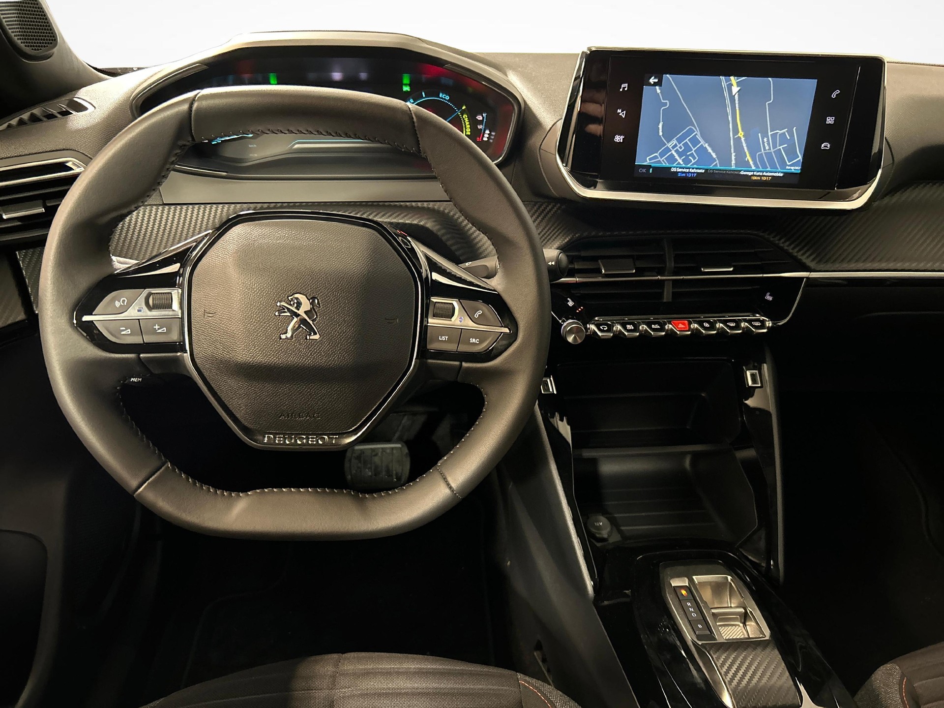 PEUGEOT 2008 e-Active Pack-image-6