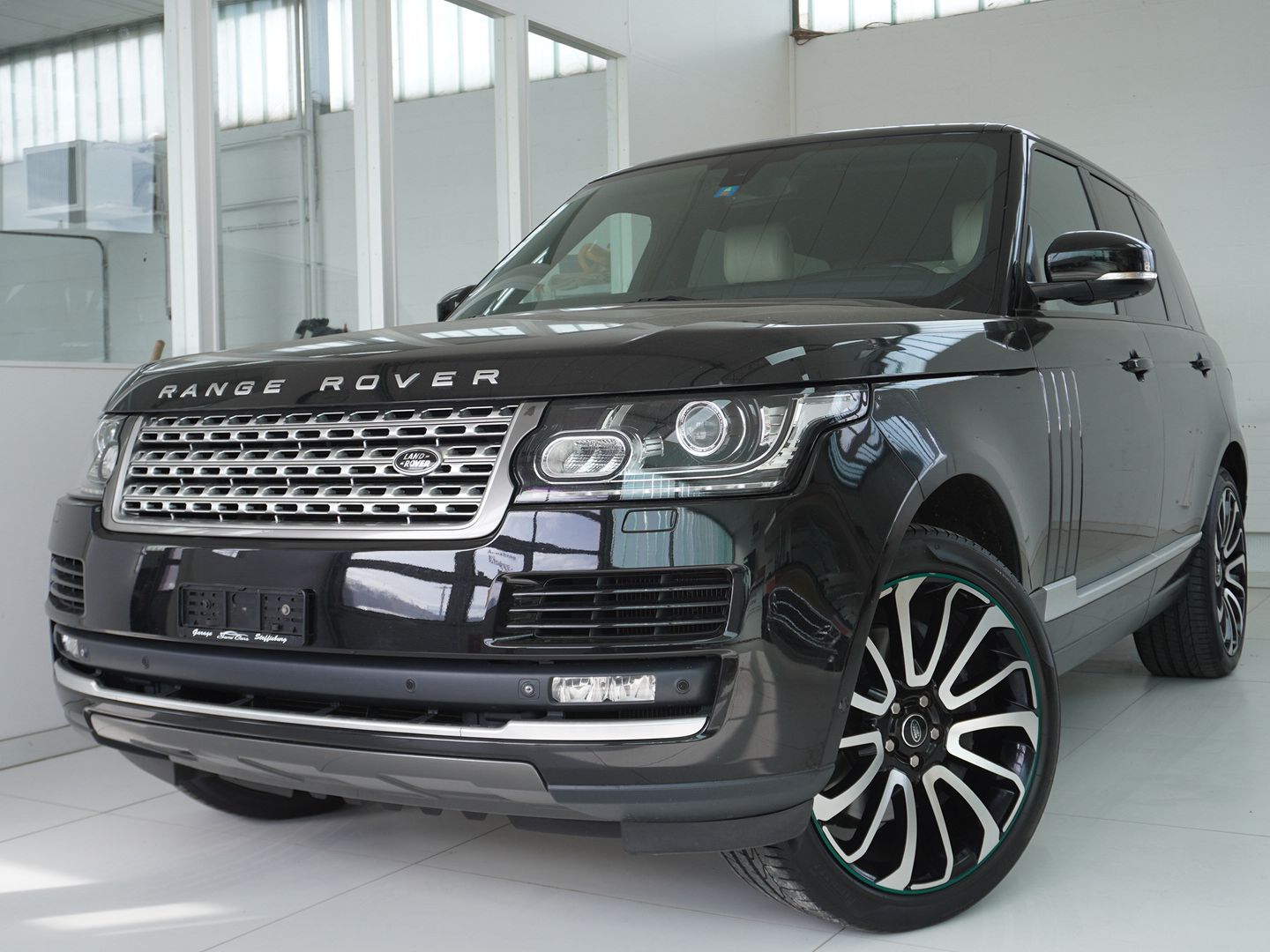 LAND ROVER Range Rover 5.0 V8 SC Vogue Automatic-image-0