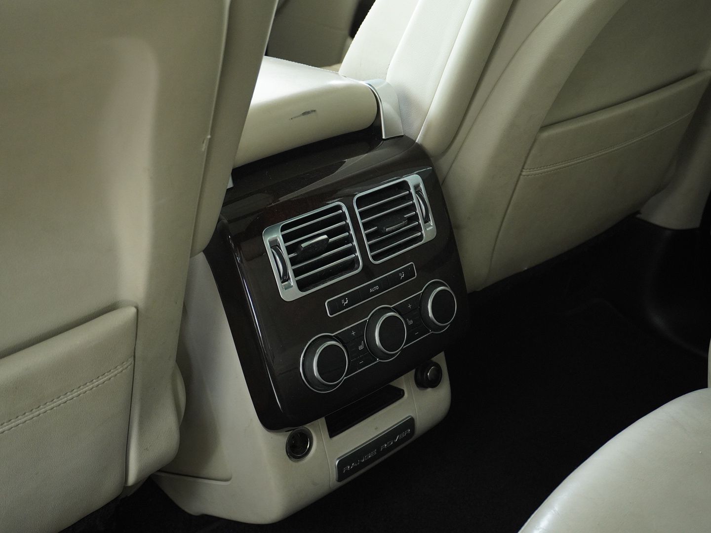 LAND ROVER Range Rover 5.0 V8 SC Vogue Automatic-image-8