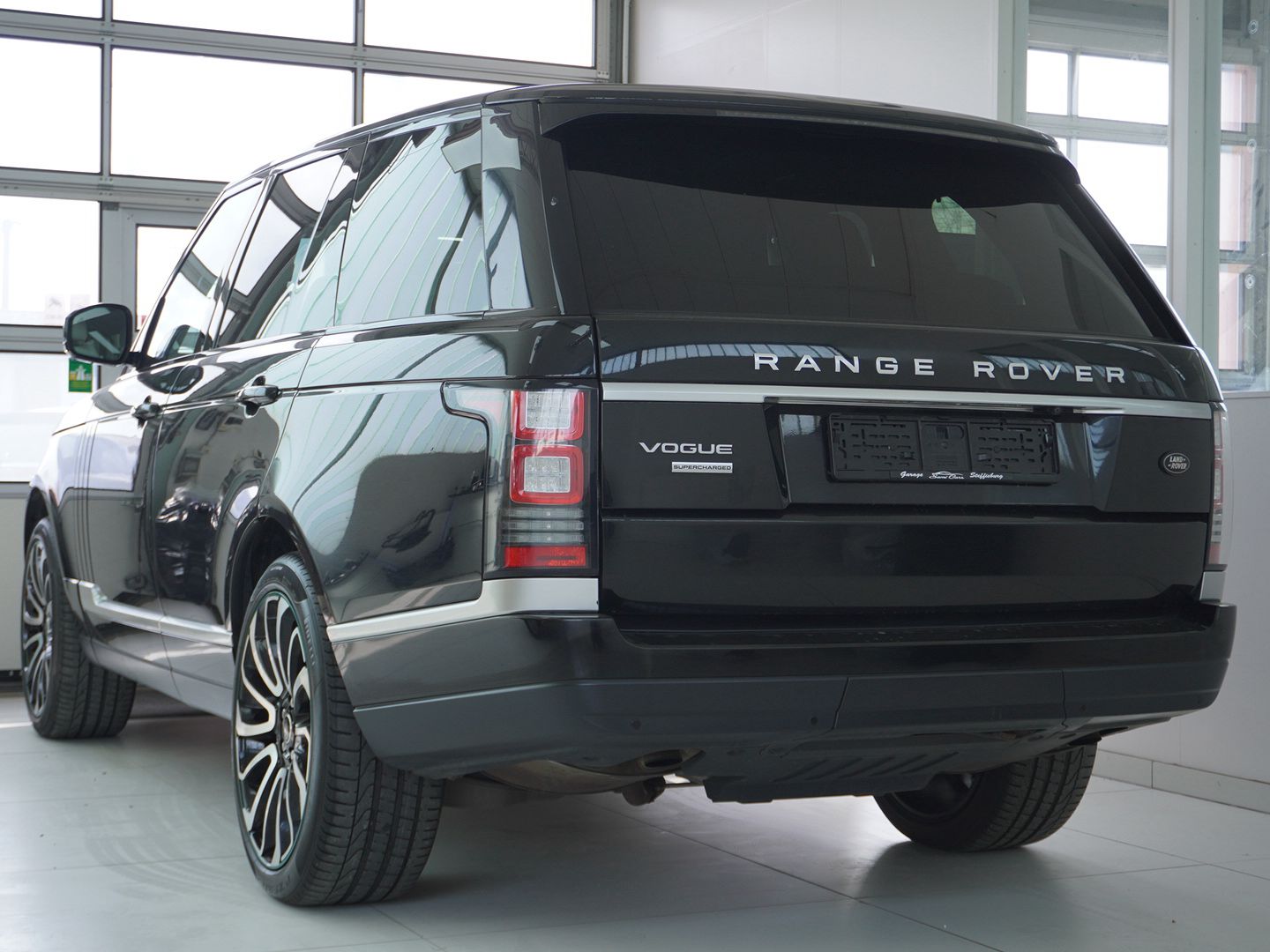 LAND ROVER Range Rover 5.0 V8 SC Vogue Automatic-image-1