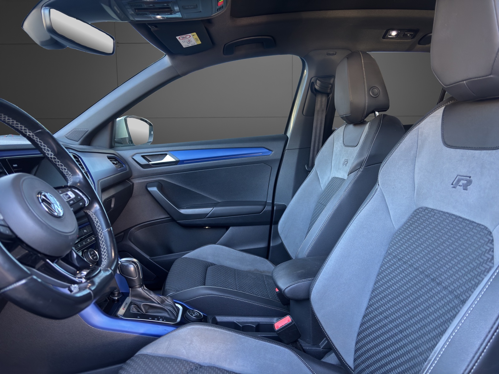 VW T-Roc 2.0 TSI R DSG 4Motion-image-2