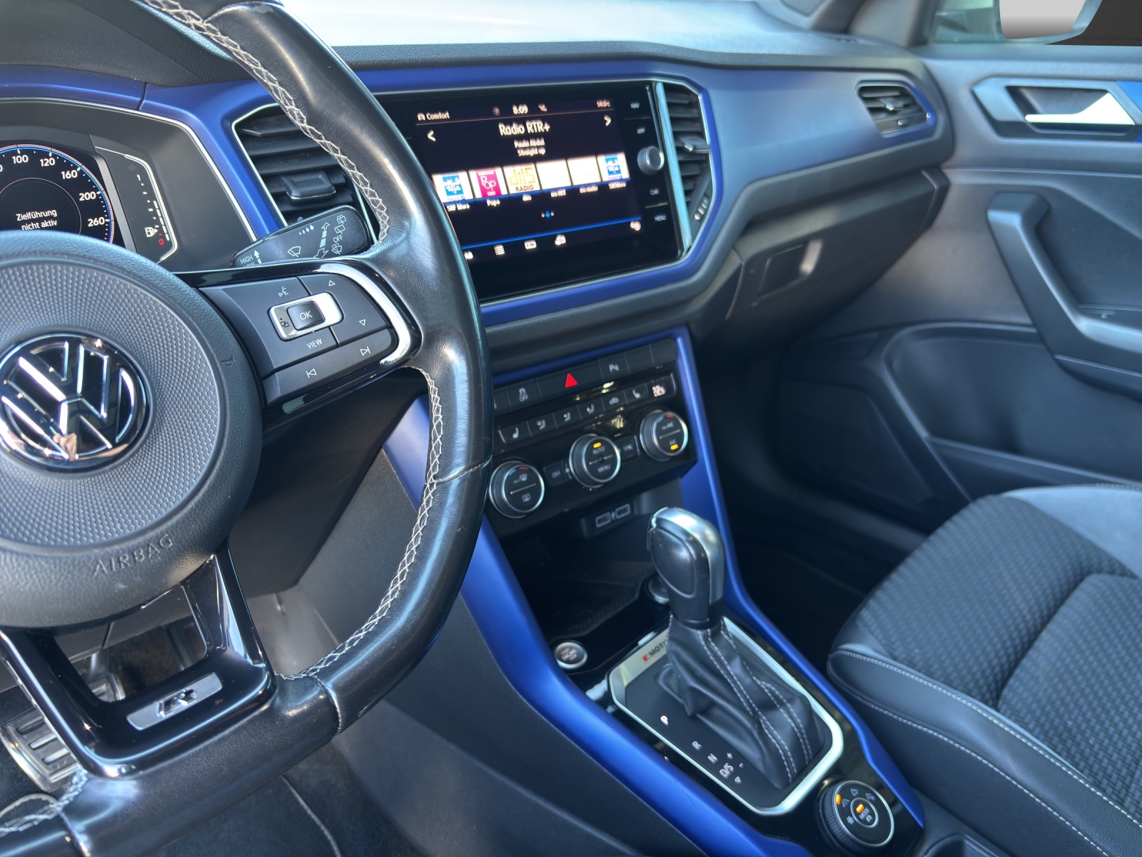 VW T-Roc 2.0 TSI R DSG 4Motion-image-4