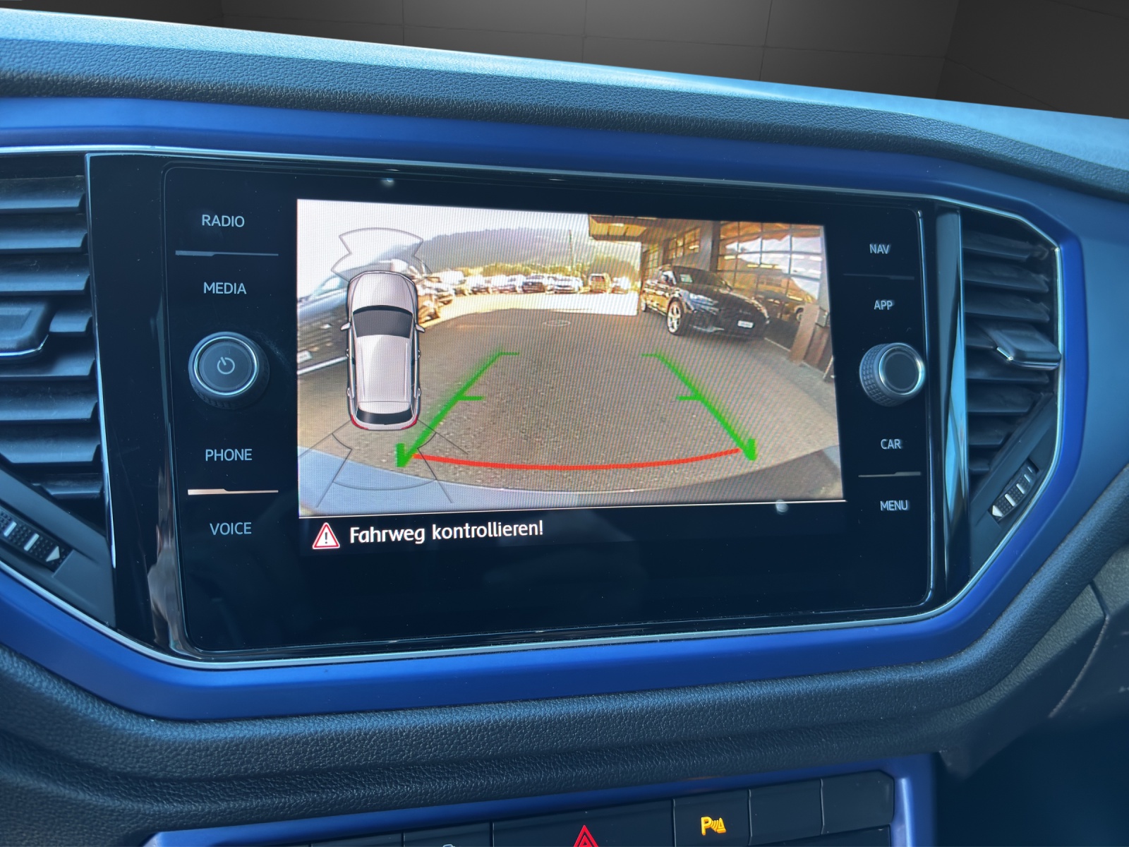 VW T-Roc 2.0 TSI R DSG 4Motion-image-7