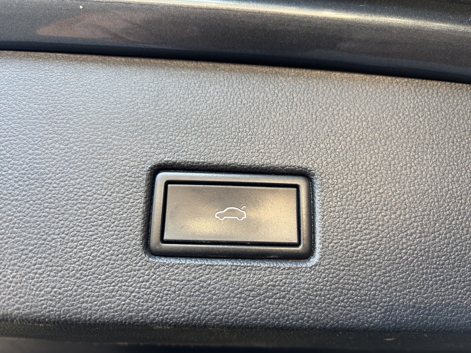 VW T-Roc 2.0 TSI R DSG 4Motion-image-11