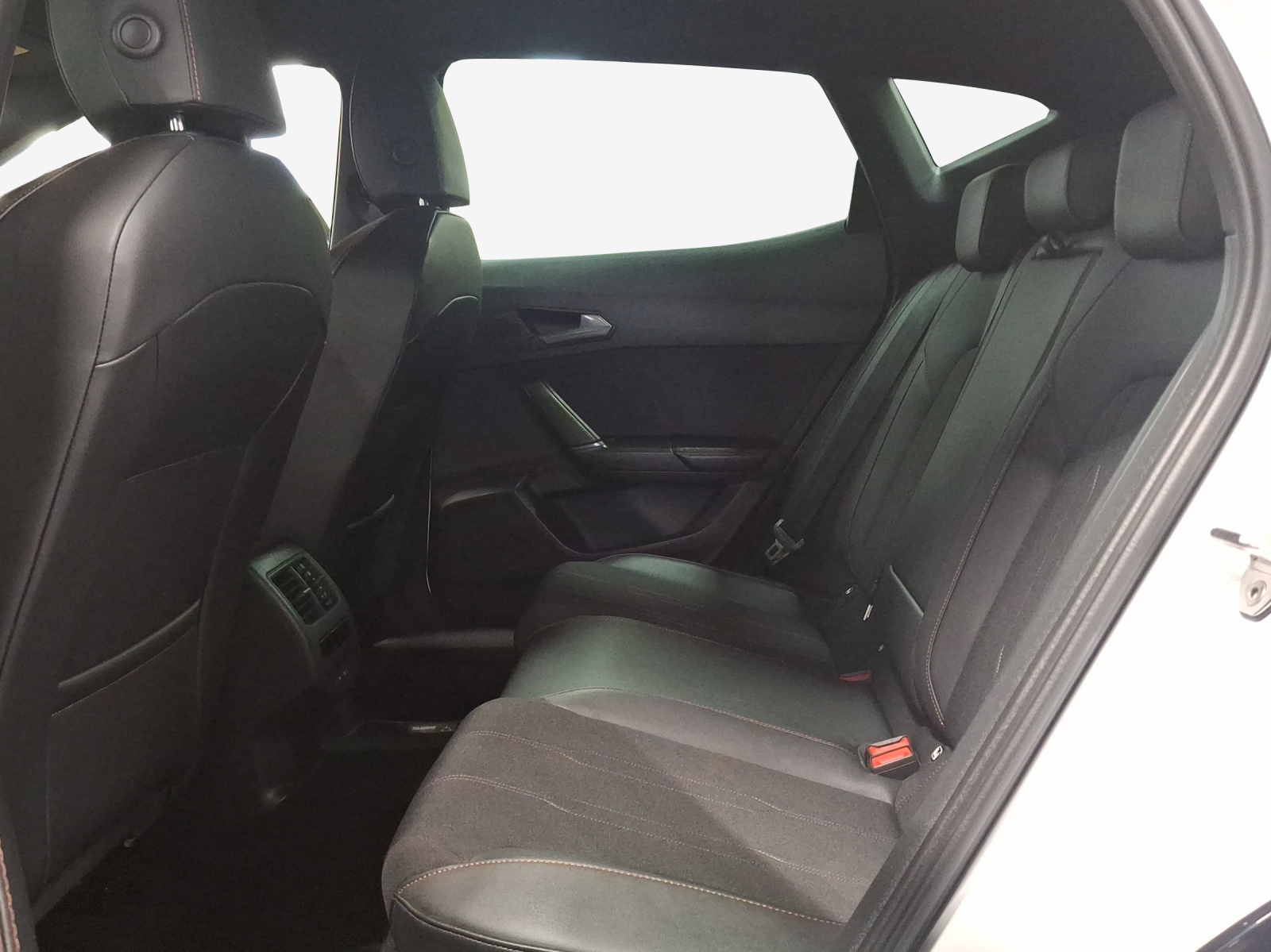 CUPRA Formentor 1.5 TSI DSG-image-11