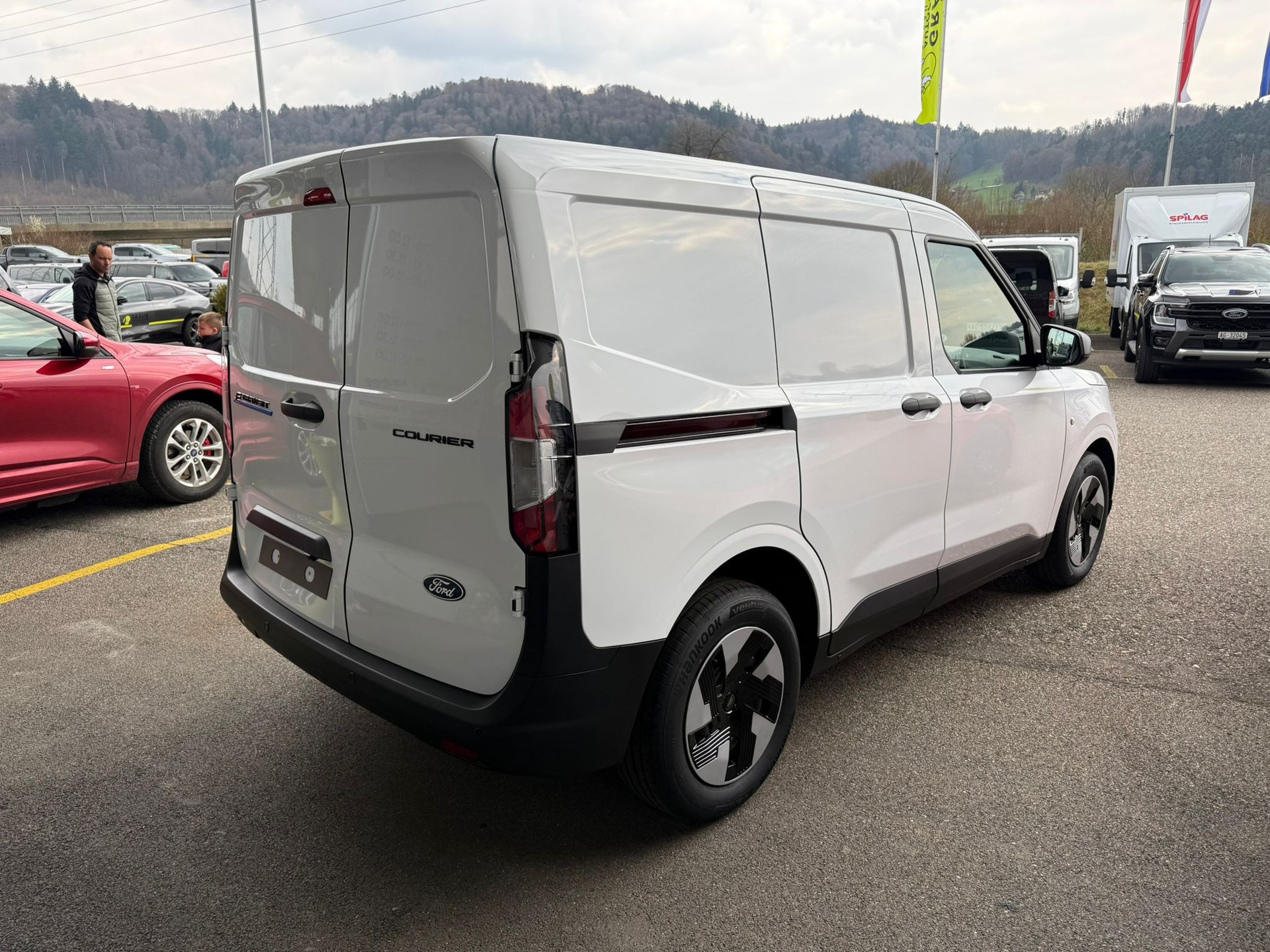 FORD E-Transit Courier Van Trend 43,5kWh-image-7