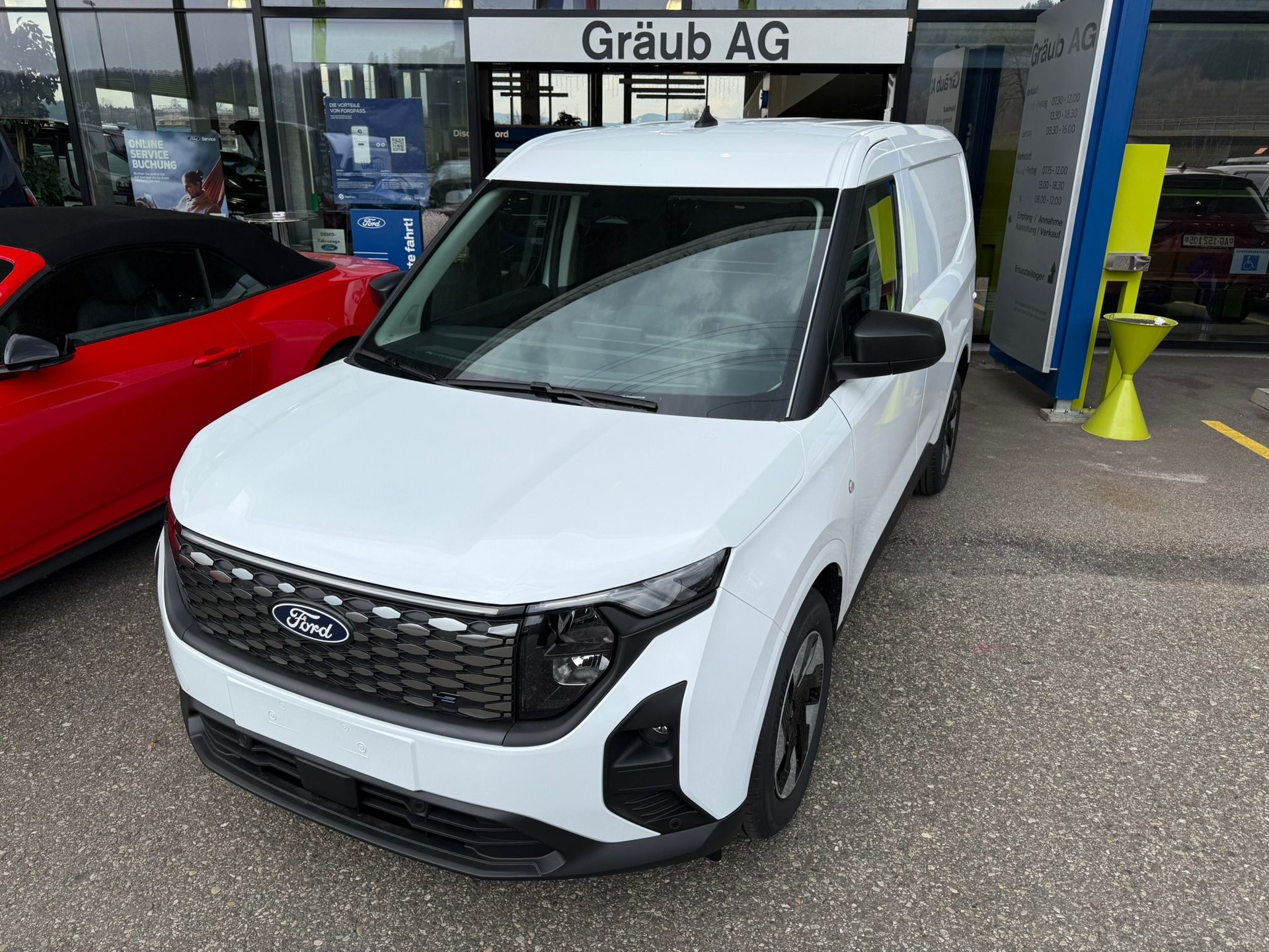 FORD E-Transit Courier Van Trend 43,5kWh-image-2