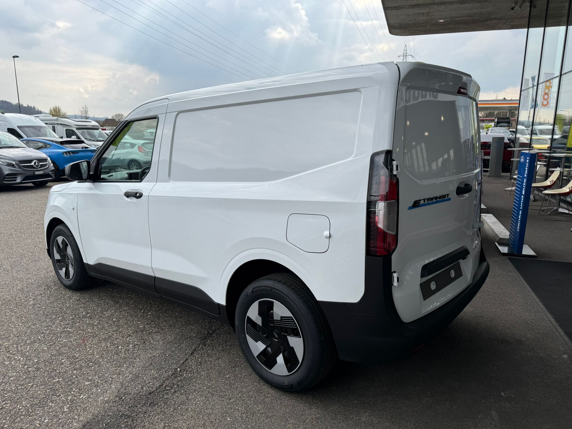 FORD E-Transit Courier Van Trend 43,5kWh-image-5