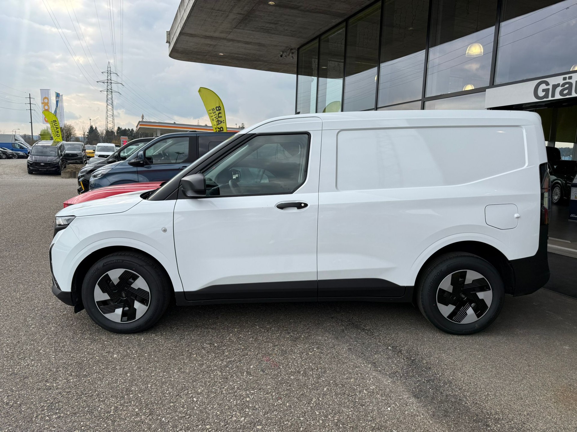 FORD E-Transit Courier Van Trend 43,5kWh-image-4