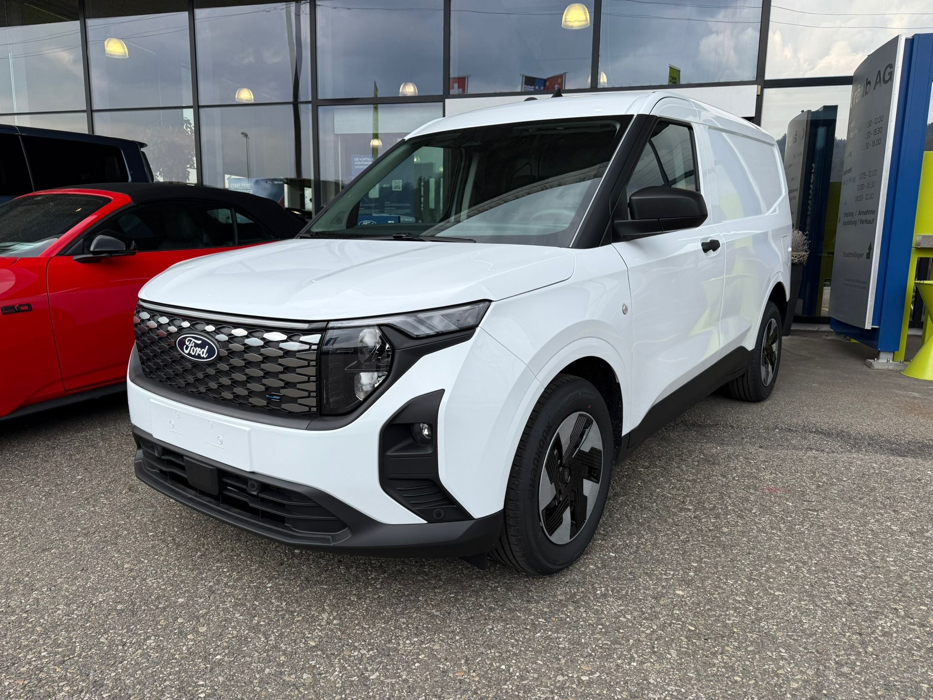 FORD E-Transit Courier Van Trend 43,5kWh-image-0