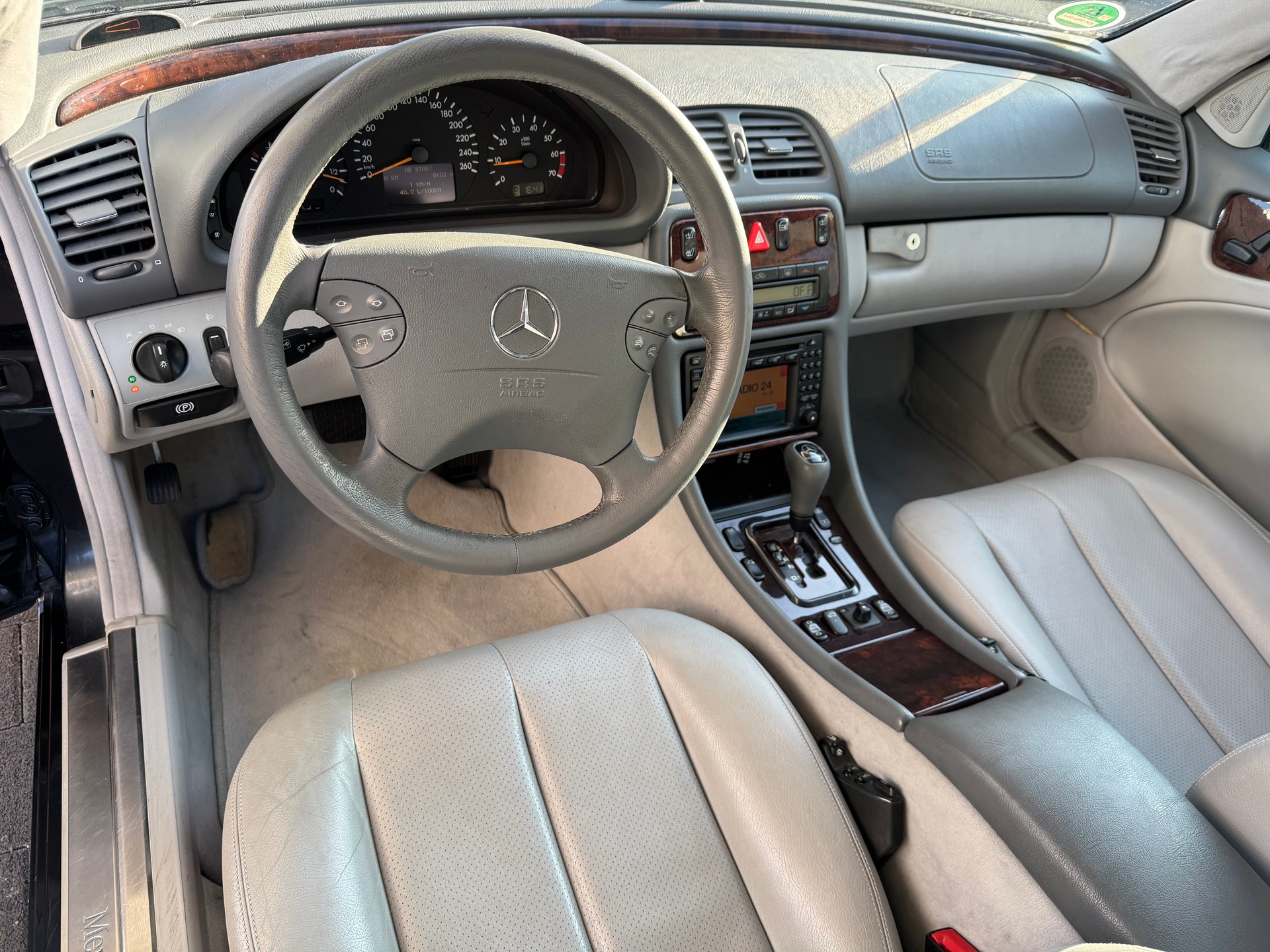 MERCEDES-BENZ CLK 430 Elégance Automatic-image-9