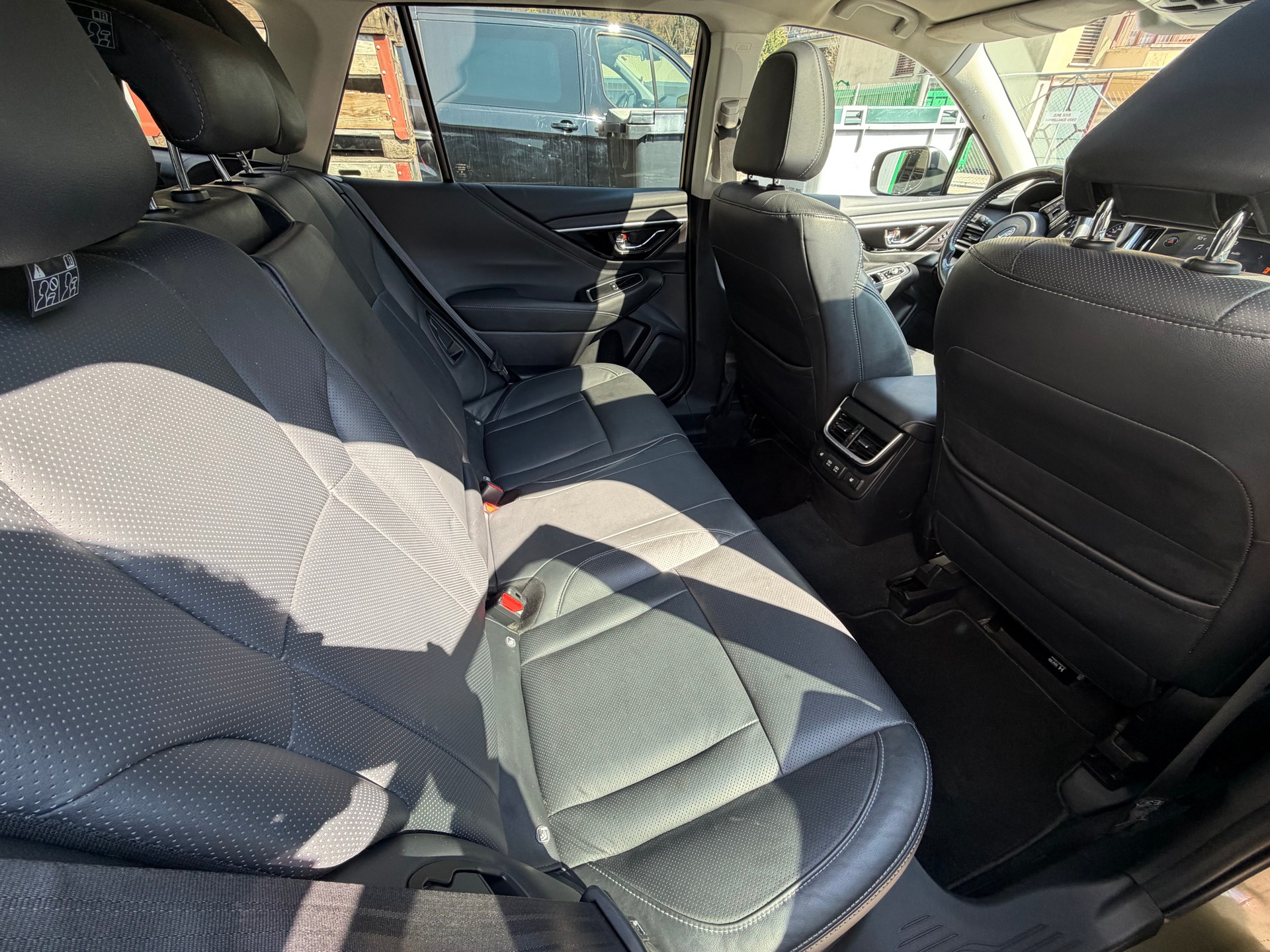 SUBARU Outback 2.5i Luxury AWD Lineartronic-image-10