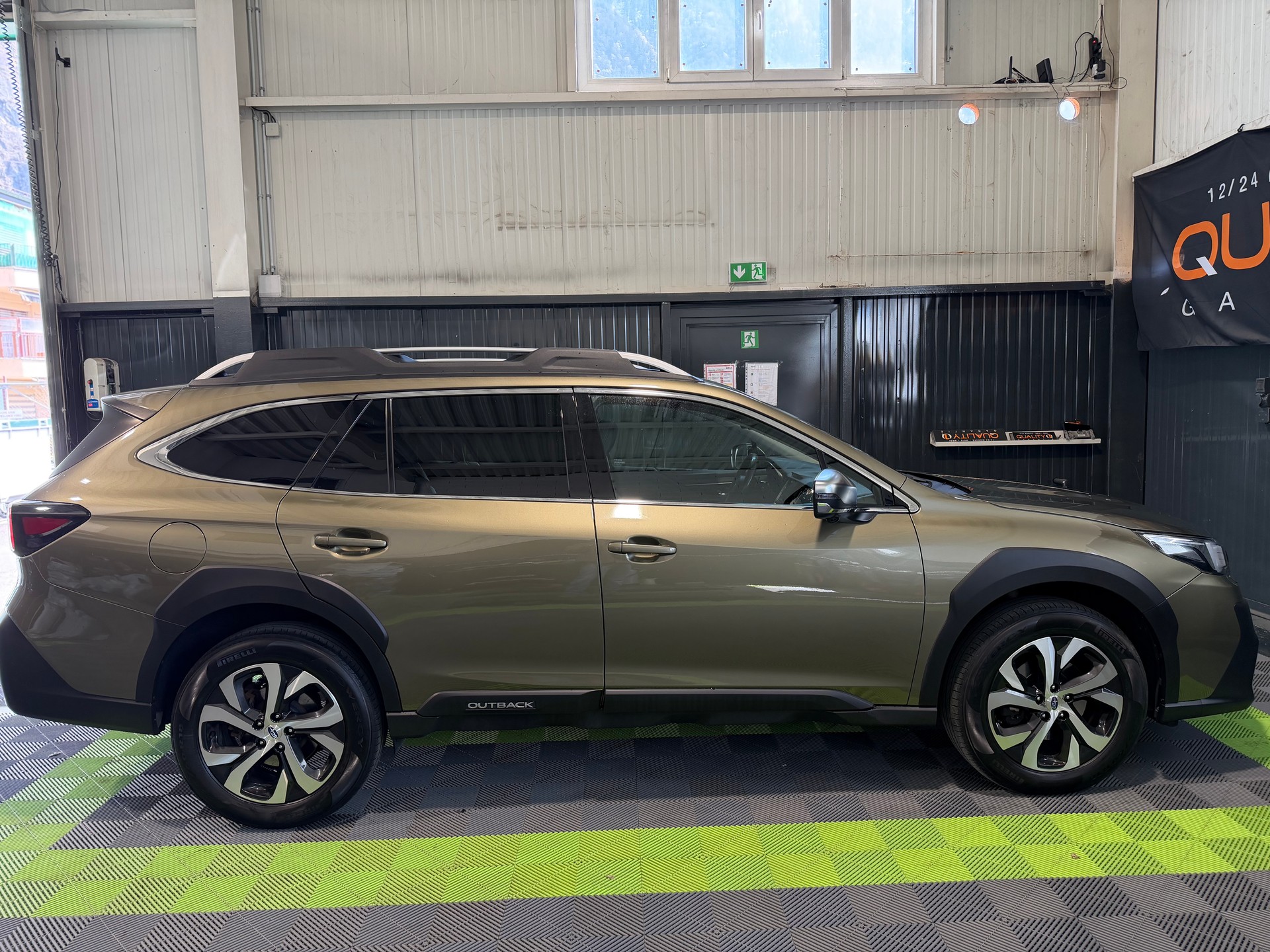 SUBARU Outback 2.5i Luxury AWD Lineartronic-image-6