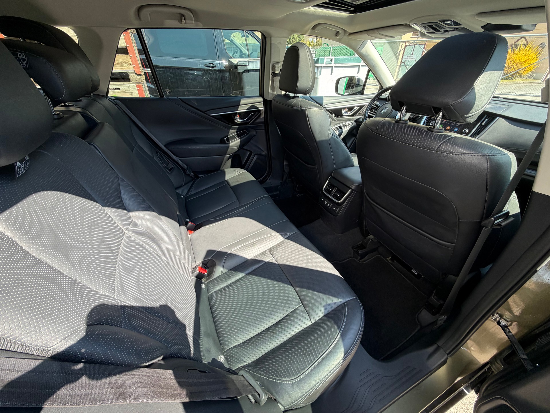 SUBARU Outback 2.5i Luxury AWD Lineartronic-image-9