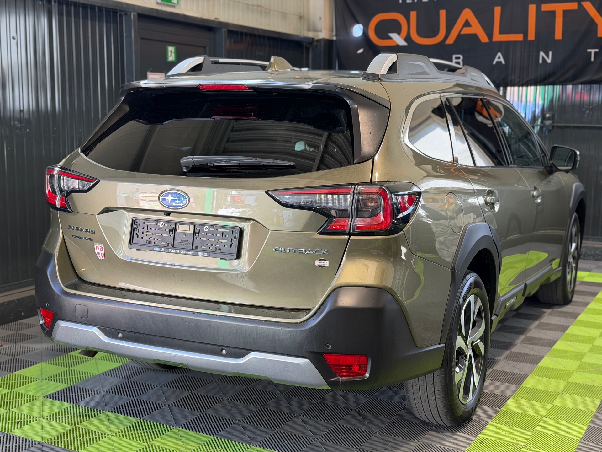 SUBARU Outback 2.5i Luxury AWD Lineartronic-image-4