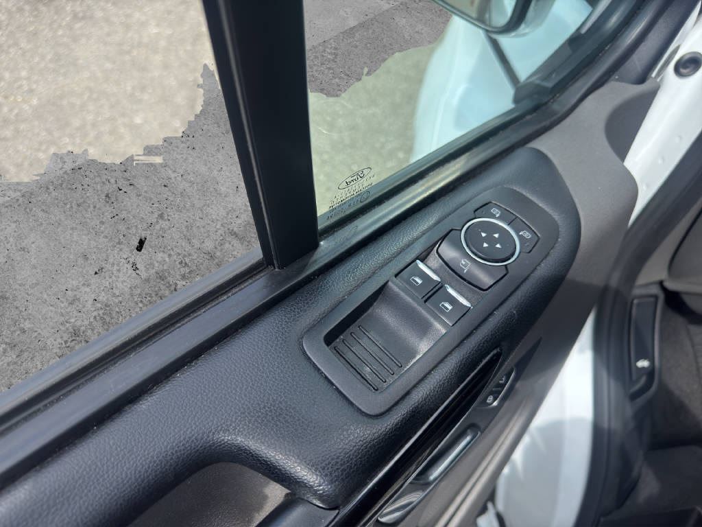 FORD Tourneo Custom 320 L1 2.0 TDCi 185 Sport-image-9