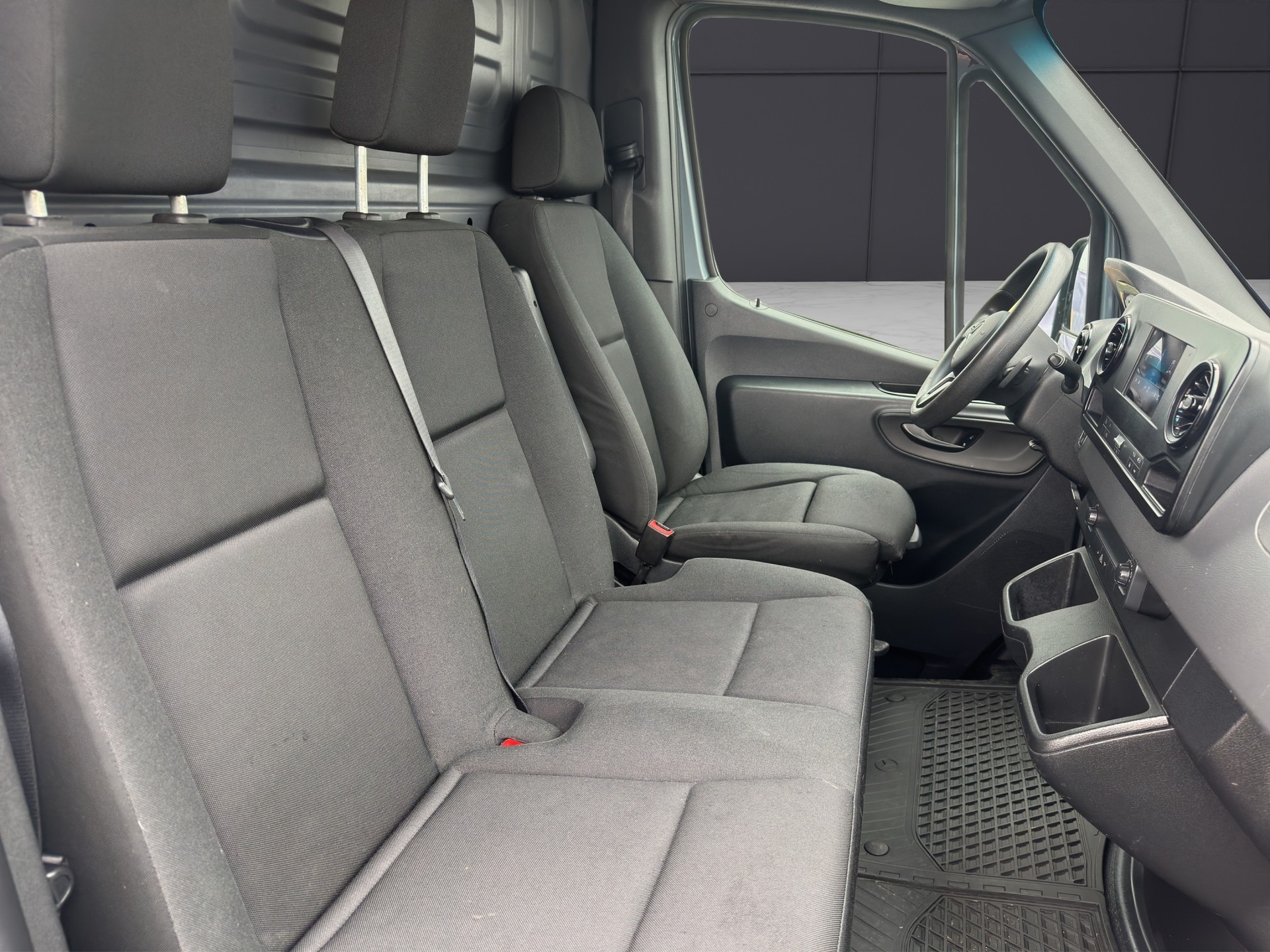 MERCEDES-BENZ Sprinter 214 CDI Standard 9G-TRONIC FWD-image-18
