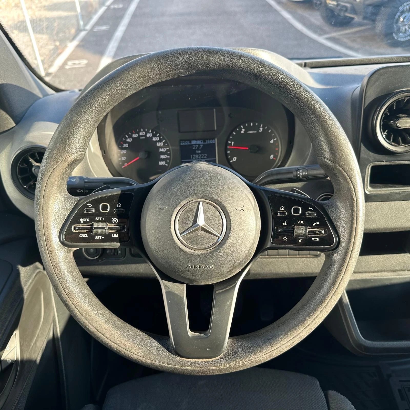 MERCEDES-BENZ Sprinter 214 CDI Standard 9G-TRONIC FWD-image-24