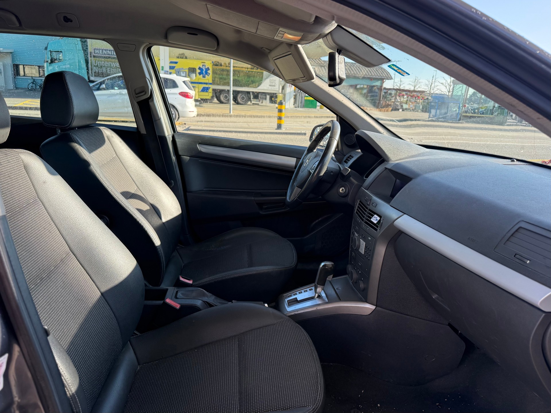 OPEL Astra Caravan 1.9 CDTi Enjoy-image-8