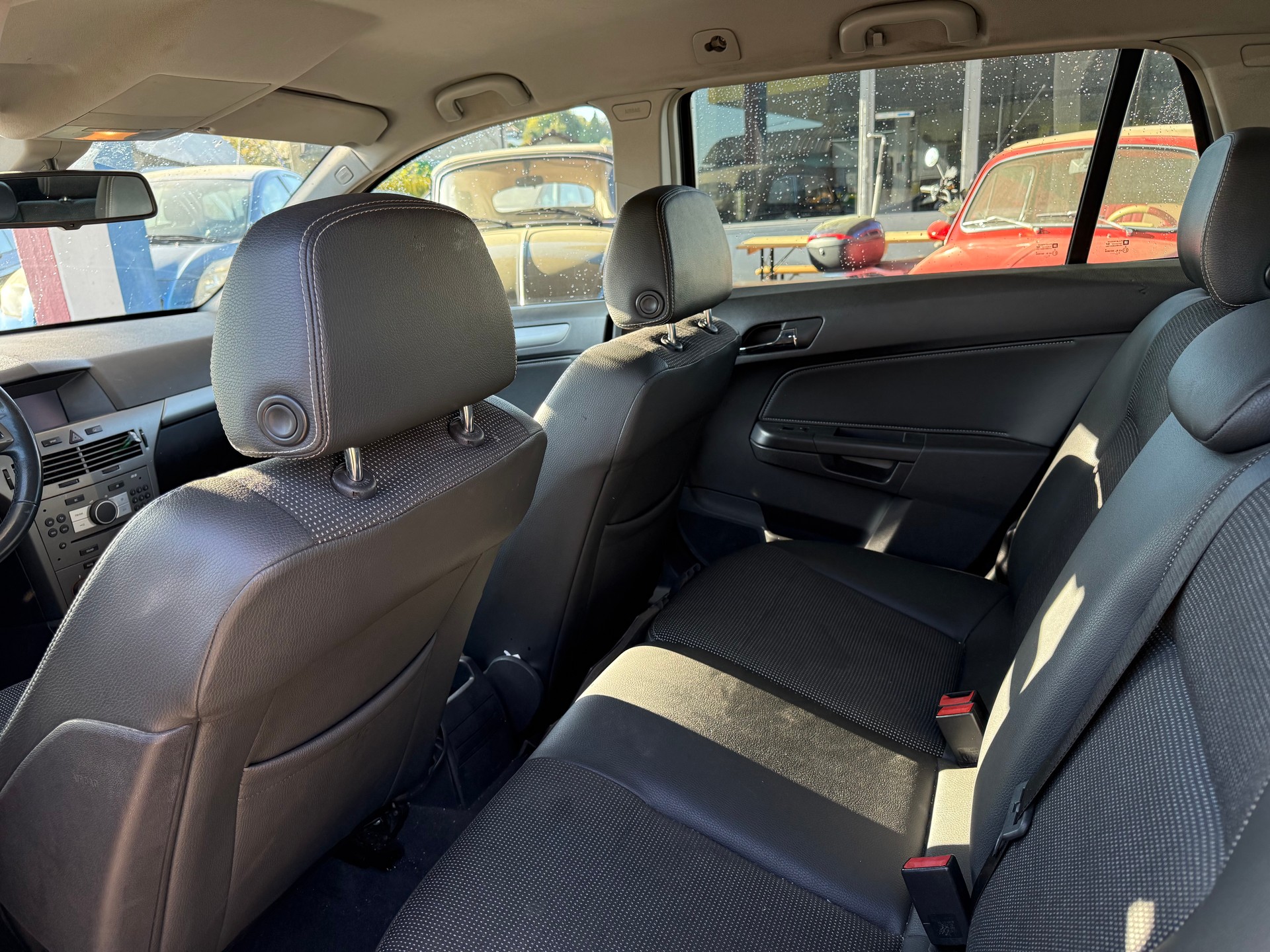 OPEL Astra Caravan 1.9 CDTi Enjoy-image-7