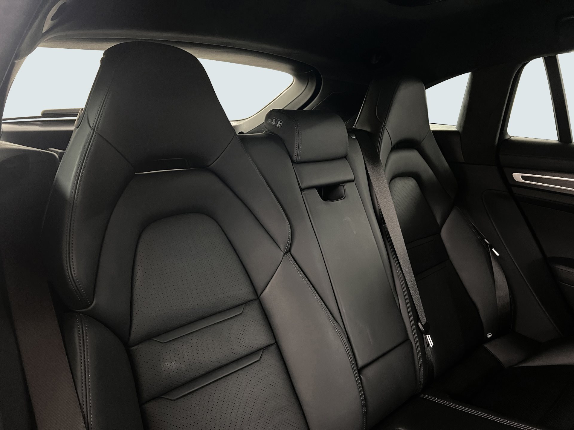 PORSCHE Panamera GTS Sport Turismo-image-22
