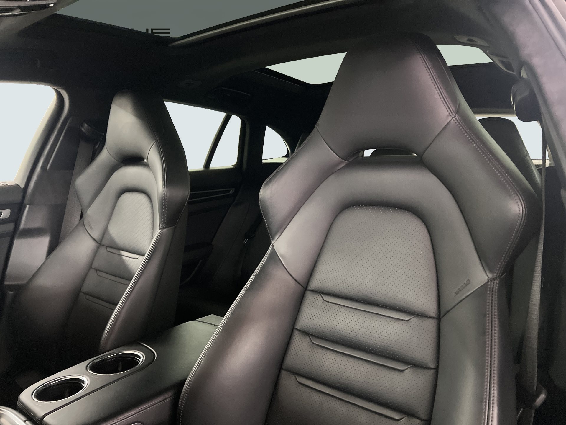 PORSCHE Panamera GTS Sport Turismo-image-18