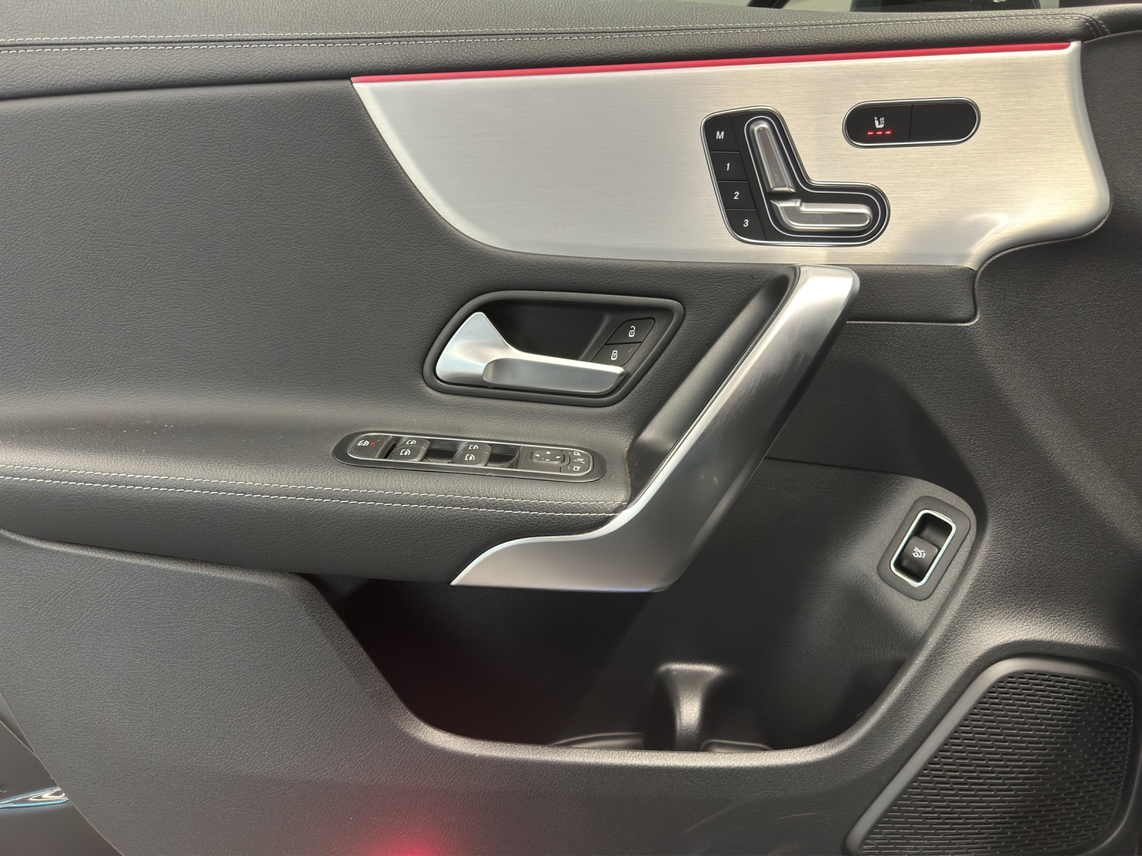 MERCEDES-BENZ CLA 35 AMG 4Matic-image-11