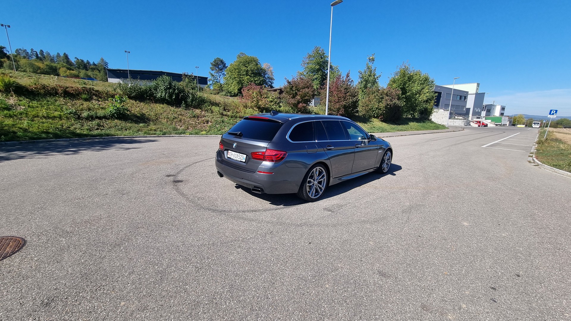 BMW M 550d xDrive-image-1