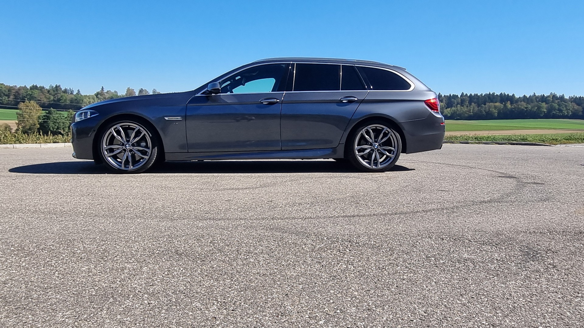 BMW M 550d xDrive-image-3