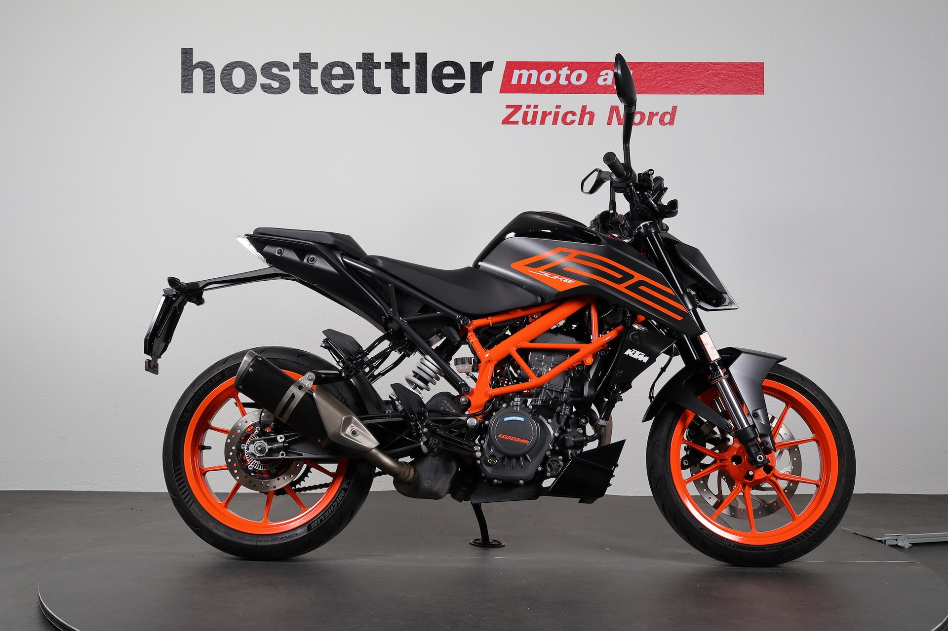 KTM 125 Duke-showroom-element-1