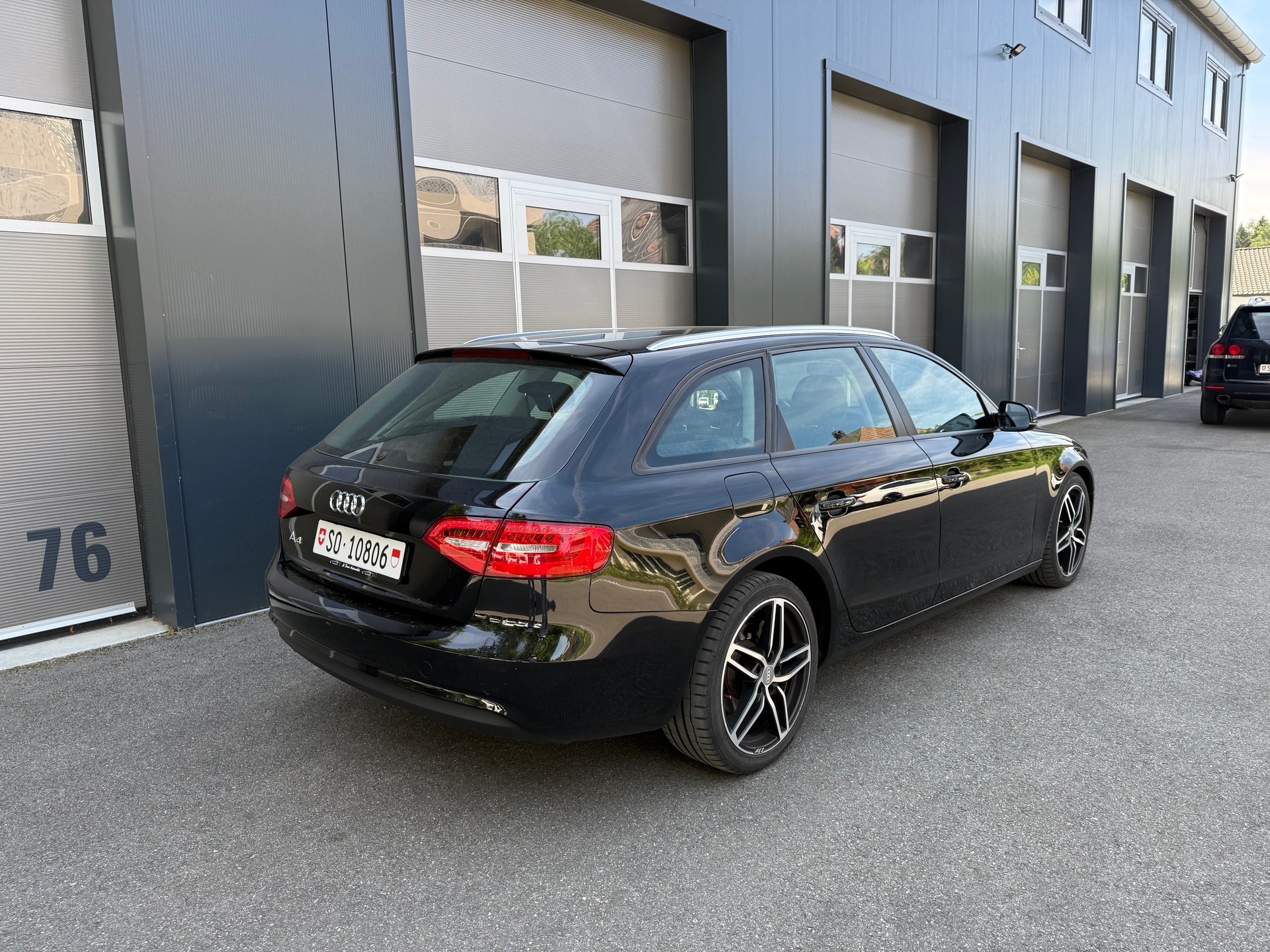 AUDI A4 Avant 2.0 TDI-image-6