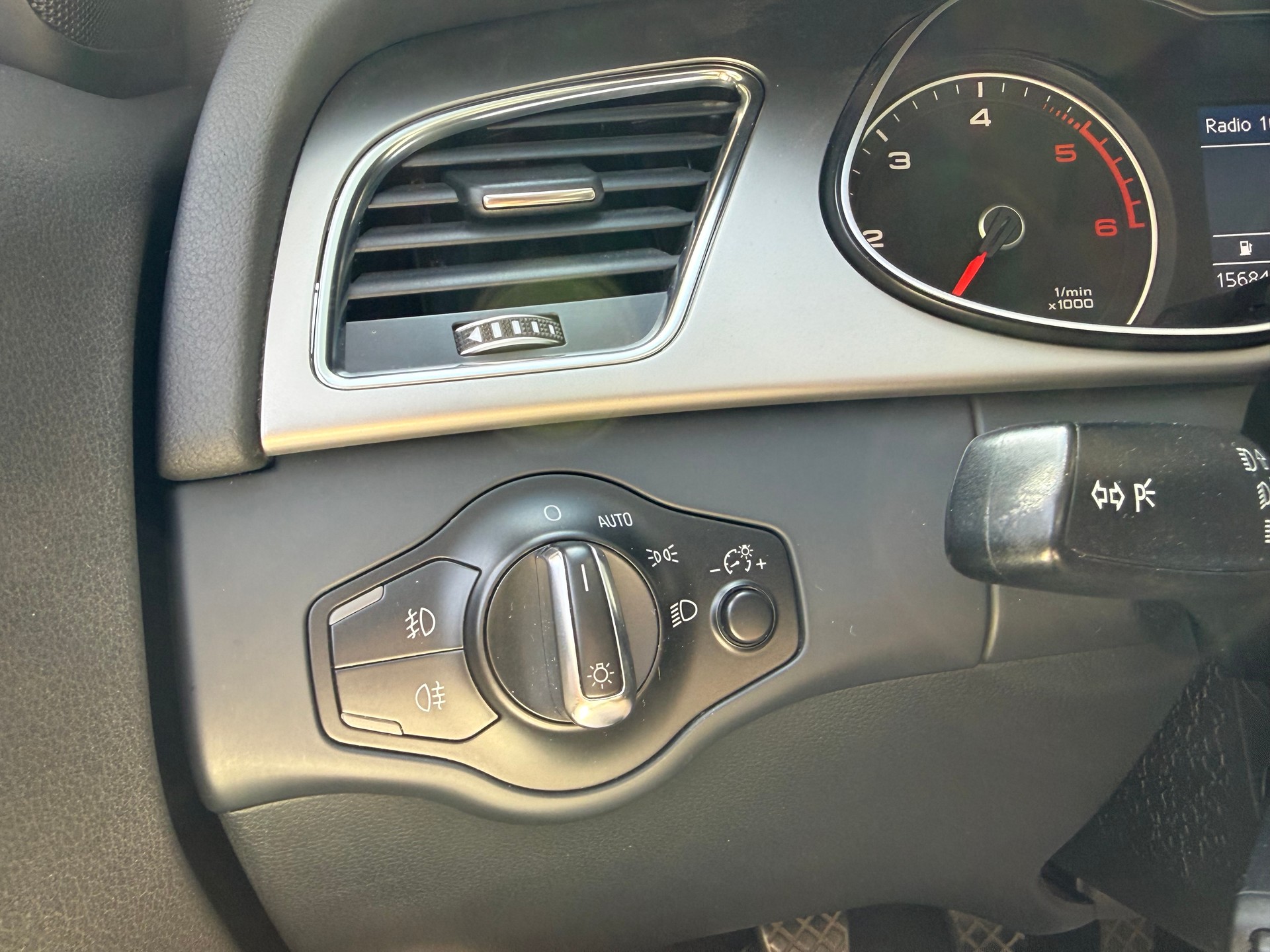 AUDI A4 Avant 2.0 TDI-image-12