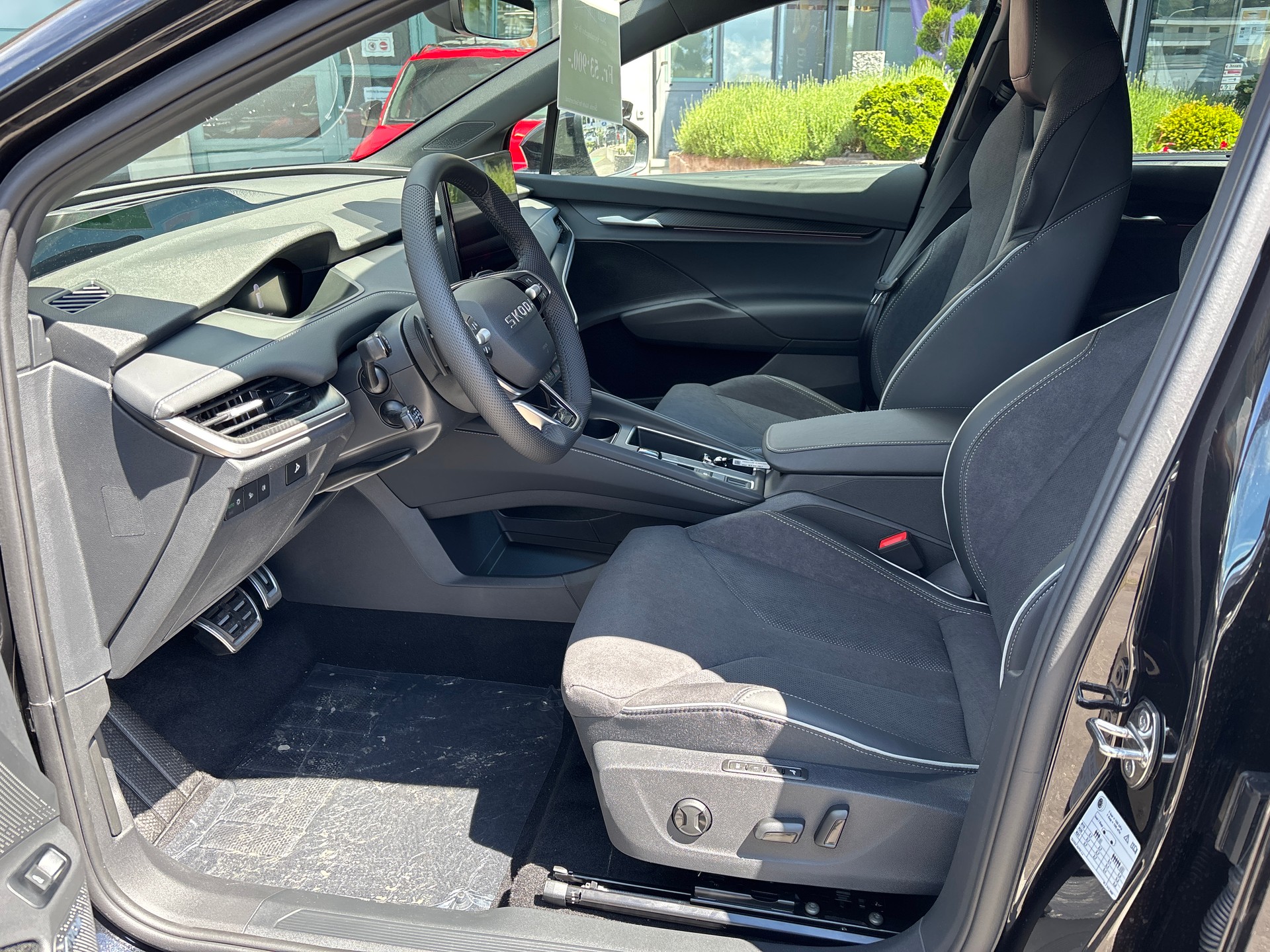 SKODA Elroq 85x Sportline 4x4-image-10