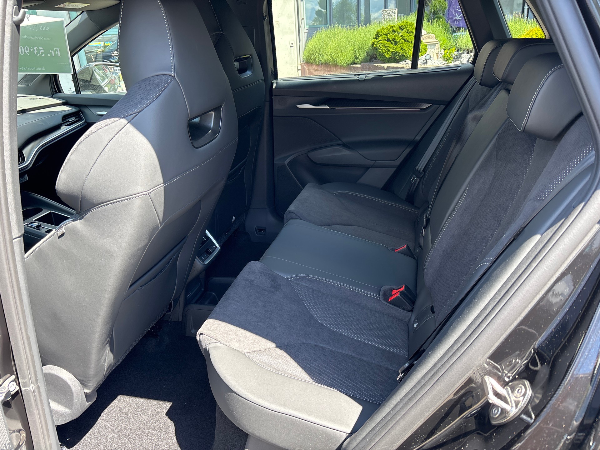 SKODA Elroq 85x Sportline 4x4-image-15
