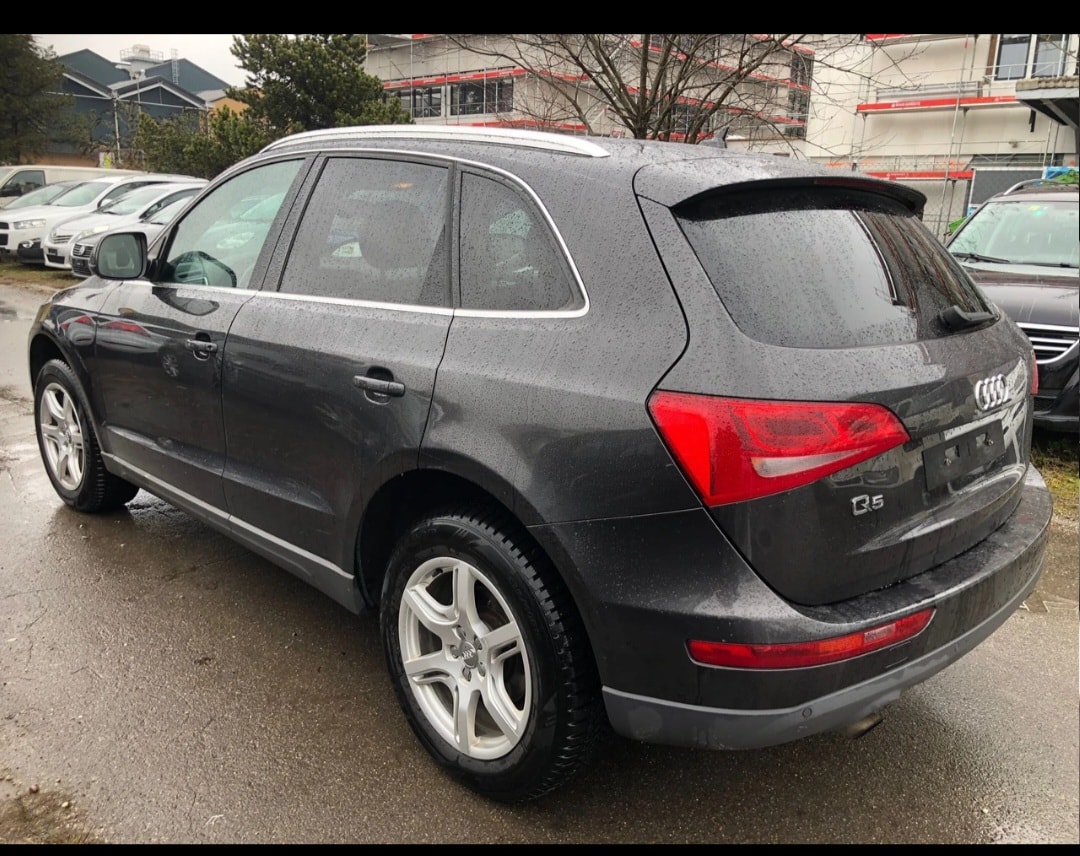 AUDI Q5 2.0 TFSI quattro S-tronic-image-5