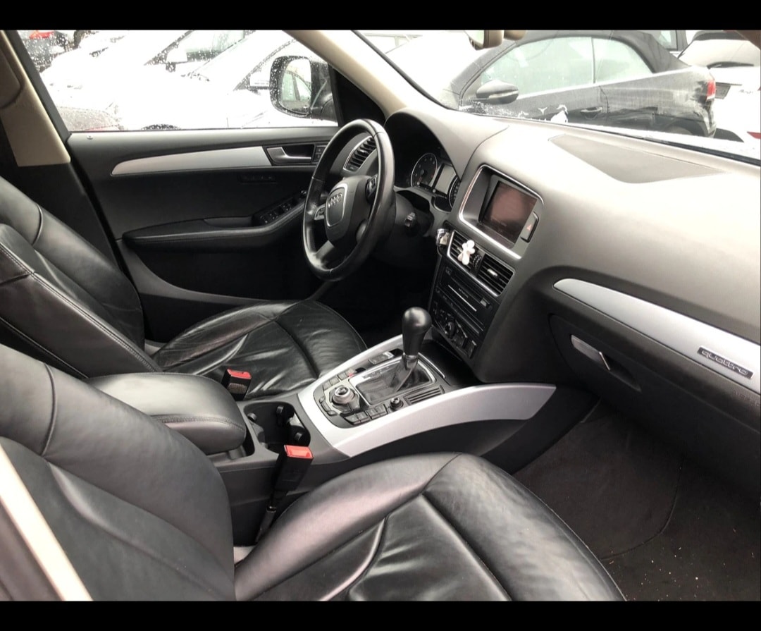 AUDI Q5 2.0 TFSI quattro S-tronic-image-6