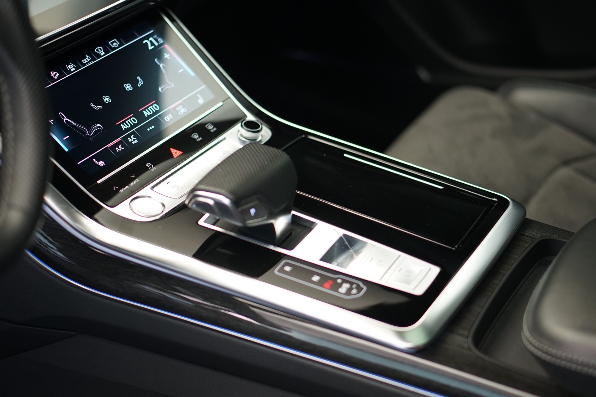 AUDI Q8 50 TDI quattro tiptronic *ABT Tuning* *CH-Fahrzeug*-image-26