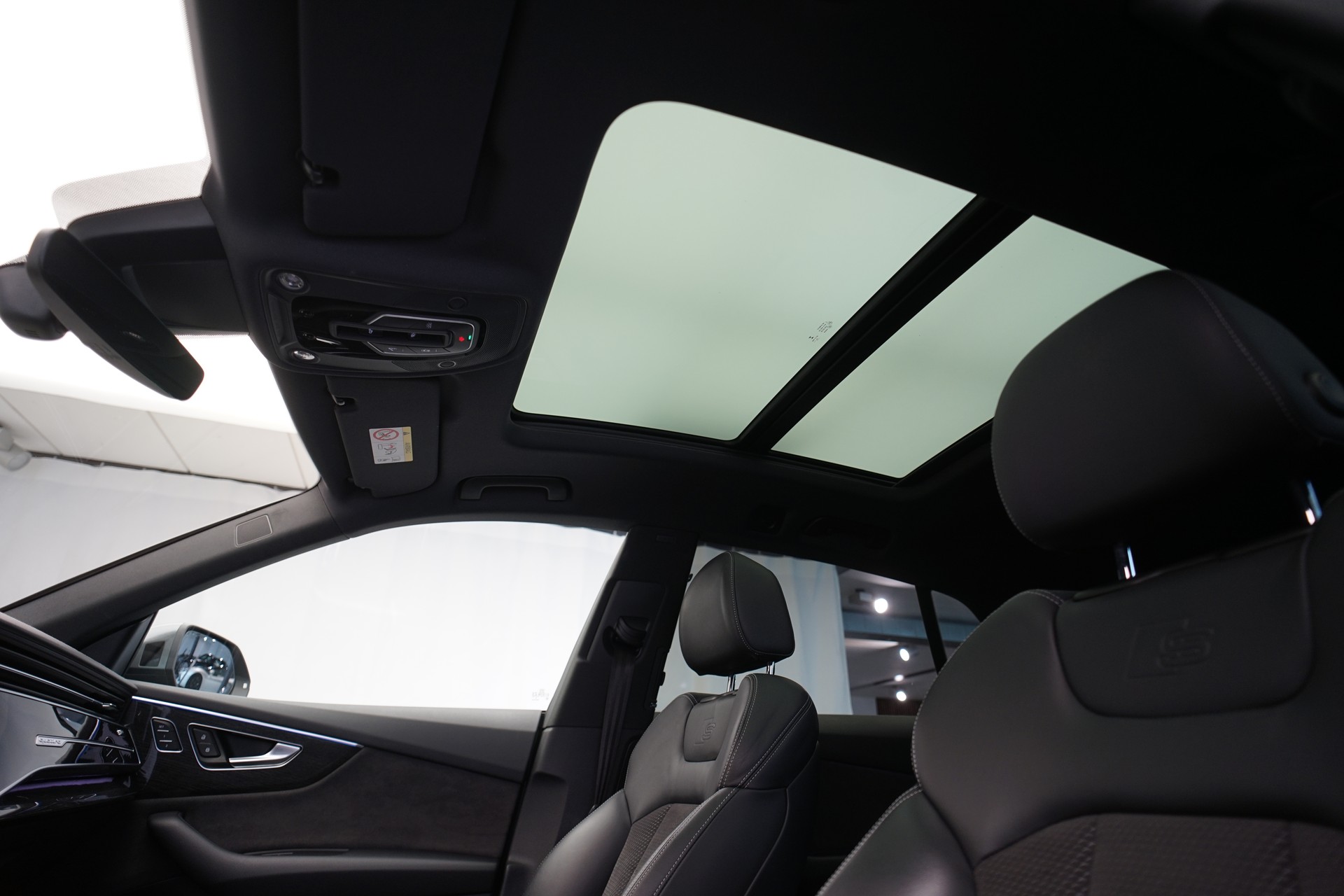 AUDI Q8 50 TDI quattro tiptronic *ABT Tuning* *CH-Fahrzeug*-image-15