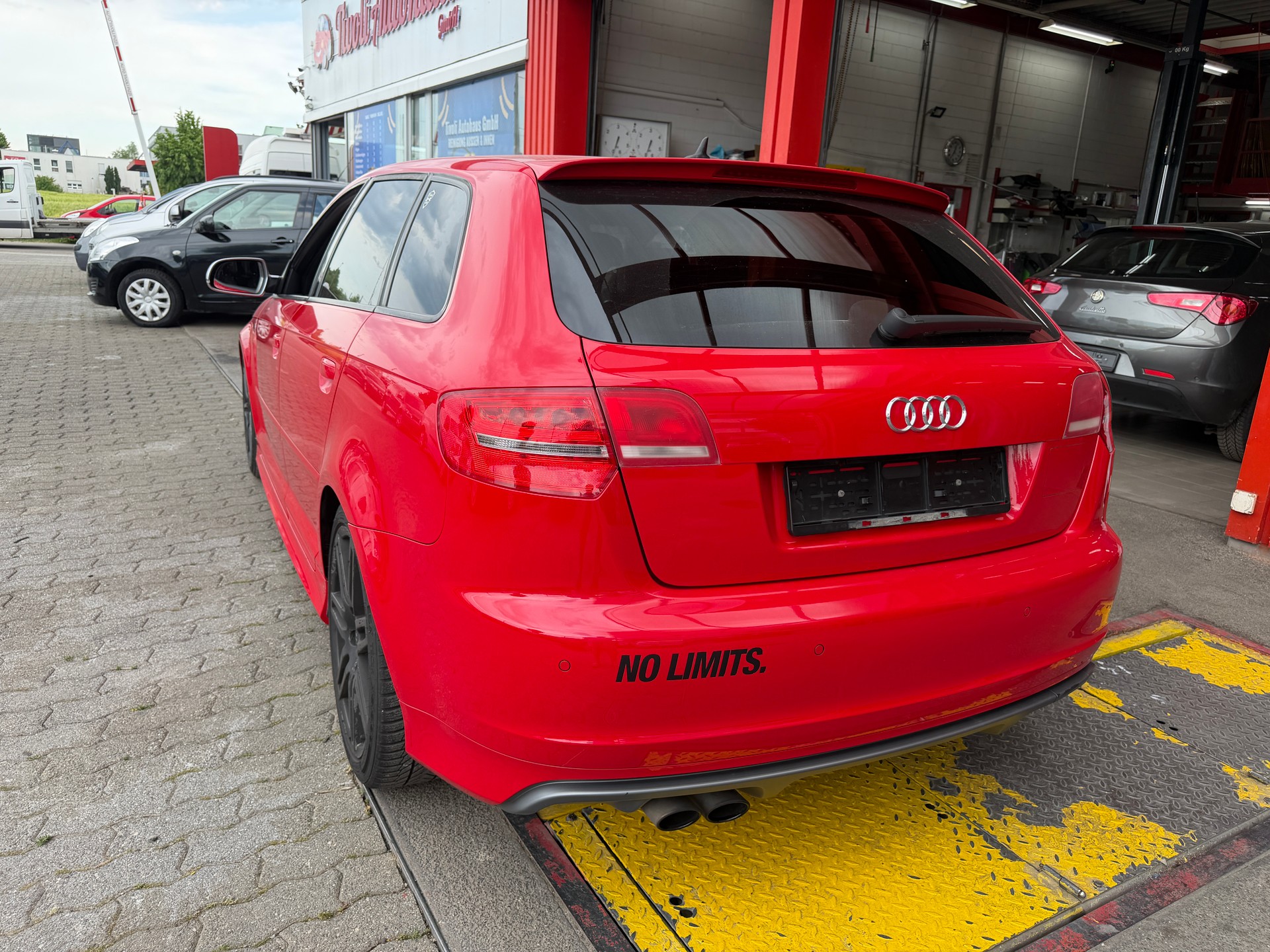 AUDI S3 Sportback 2.0 TFSI quattro S-tronic-image-7