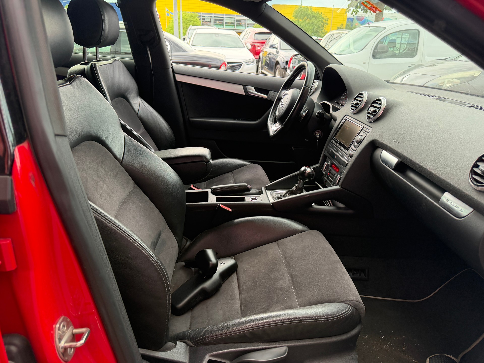 AUDI S3 Sportback 2.0 TFSI quattro S-tronic-image-11