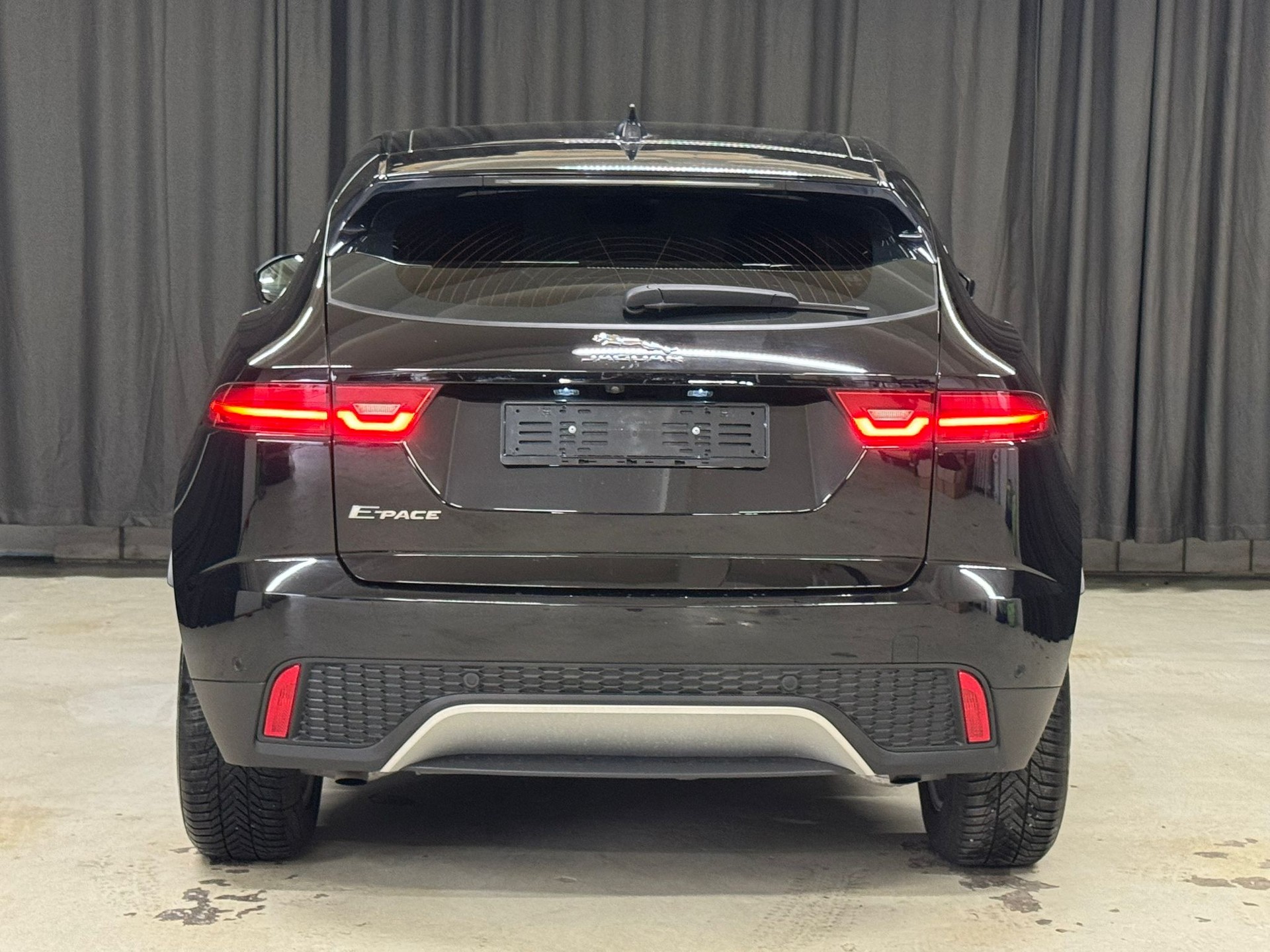 JAGUAR E-Pace 2.0d D150 S AWD Automatik-image-5