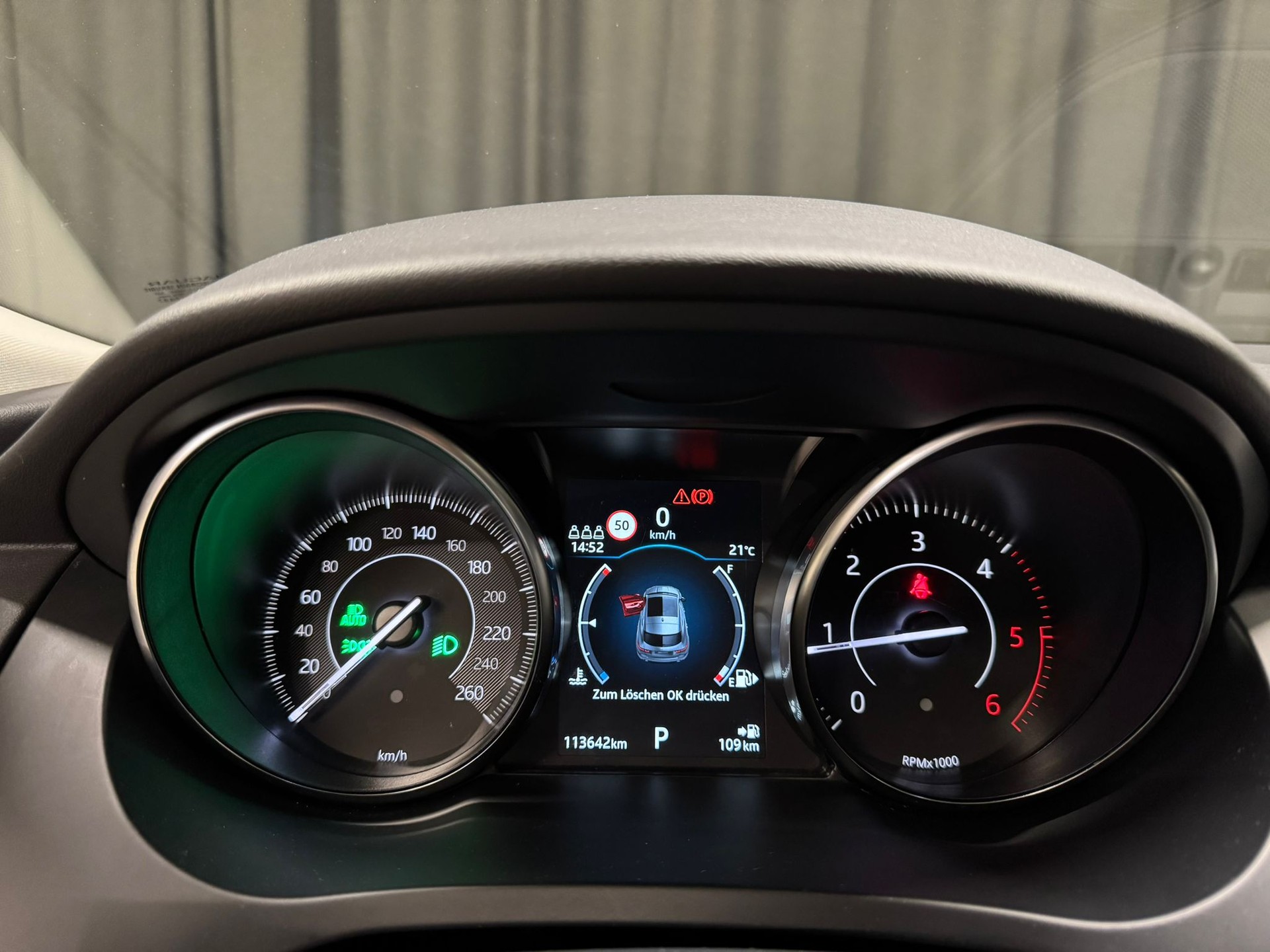JAGUAR E-Pace 2.0d D150 S AWD Automatik-image-14