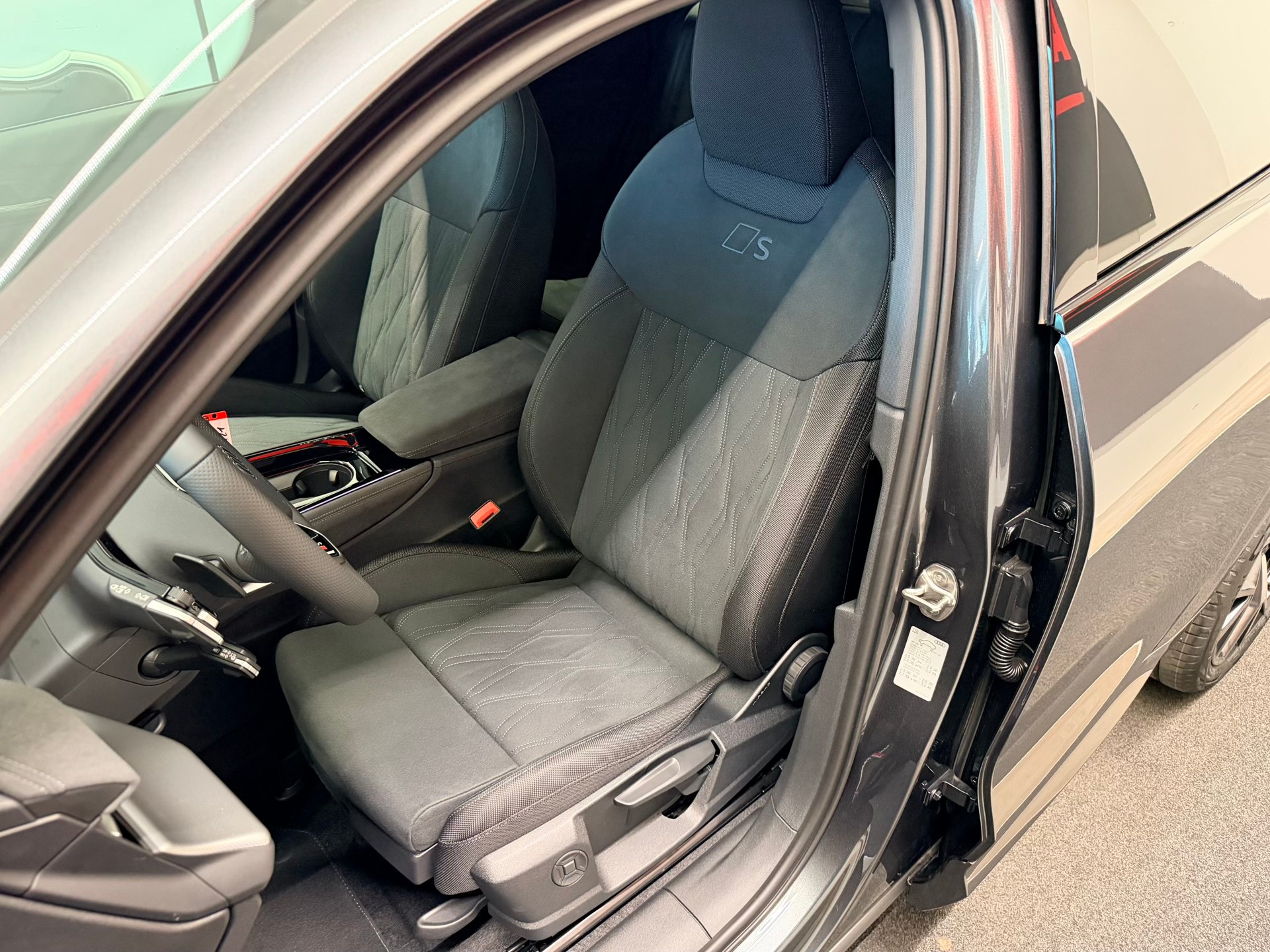 AUDI Q3 Sportback e-hybrid 200 kW S tronig-image-15
