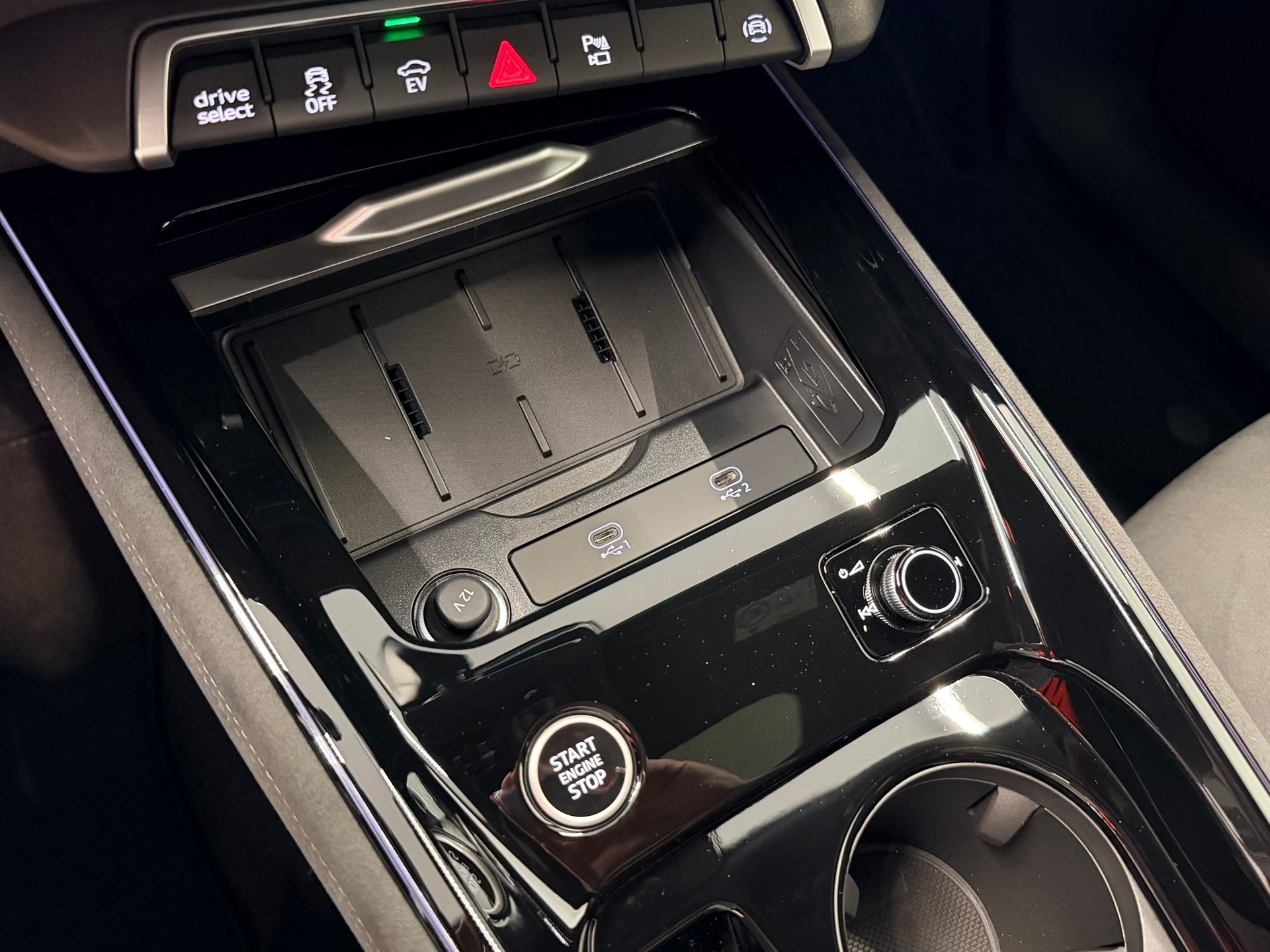 AUDI Q3 Sportback e-hybrid 200 kW S tronig-image-24
