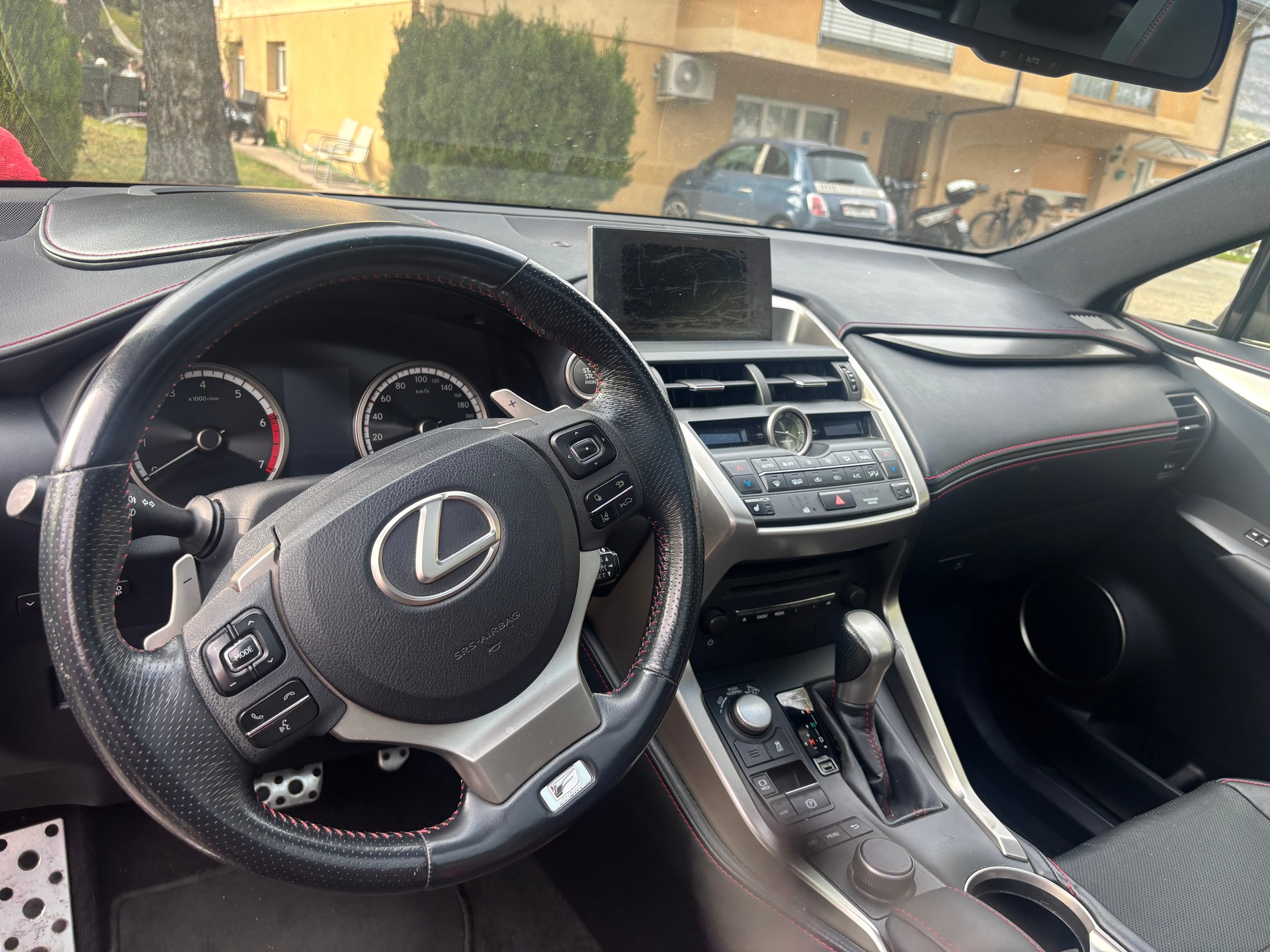 LEXUS 200t F-Sport-image-2