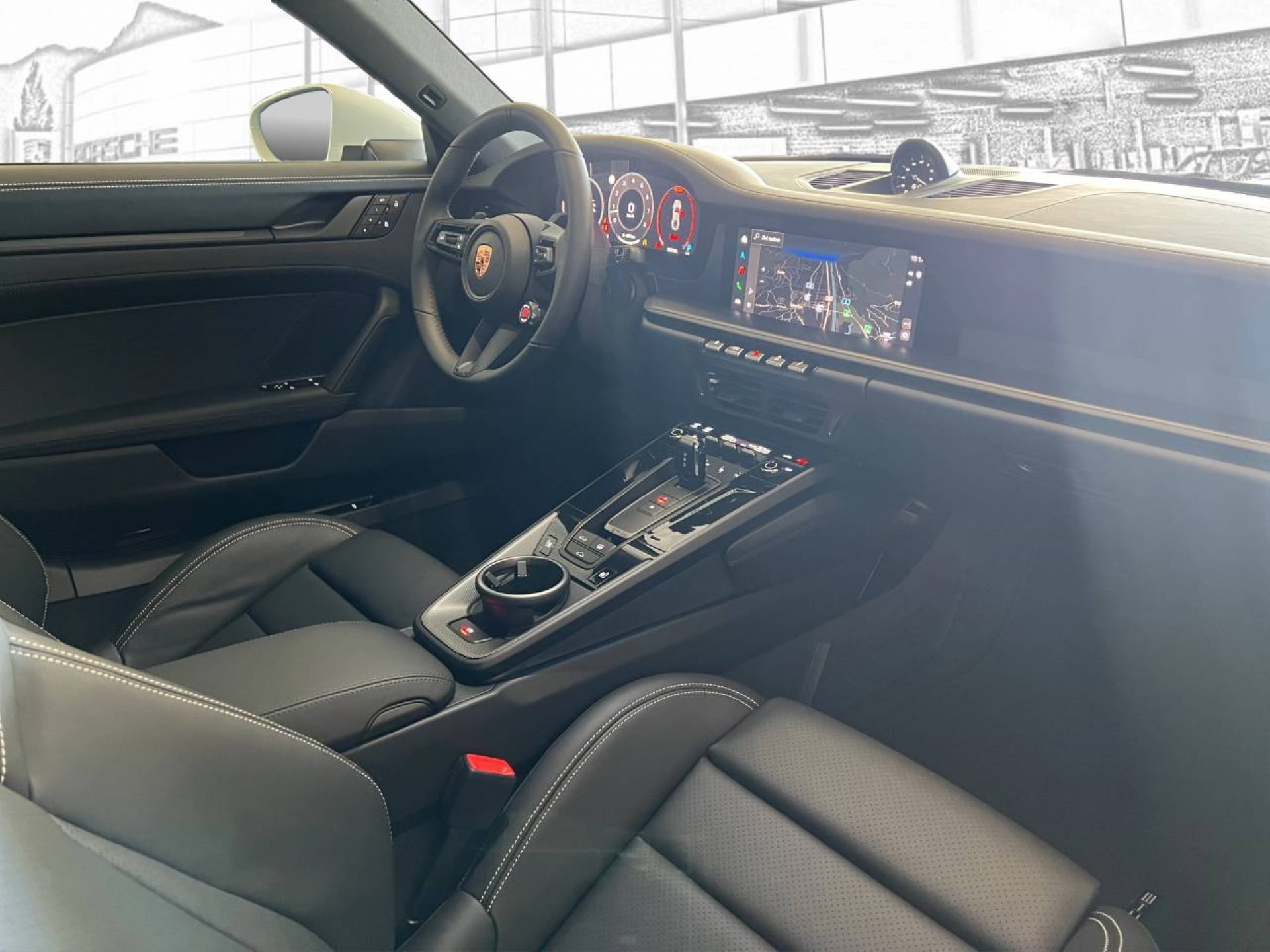 PORSCHE 911 Carrera-image-4