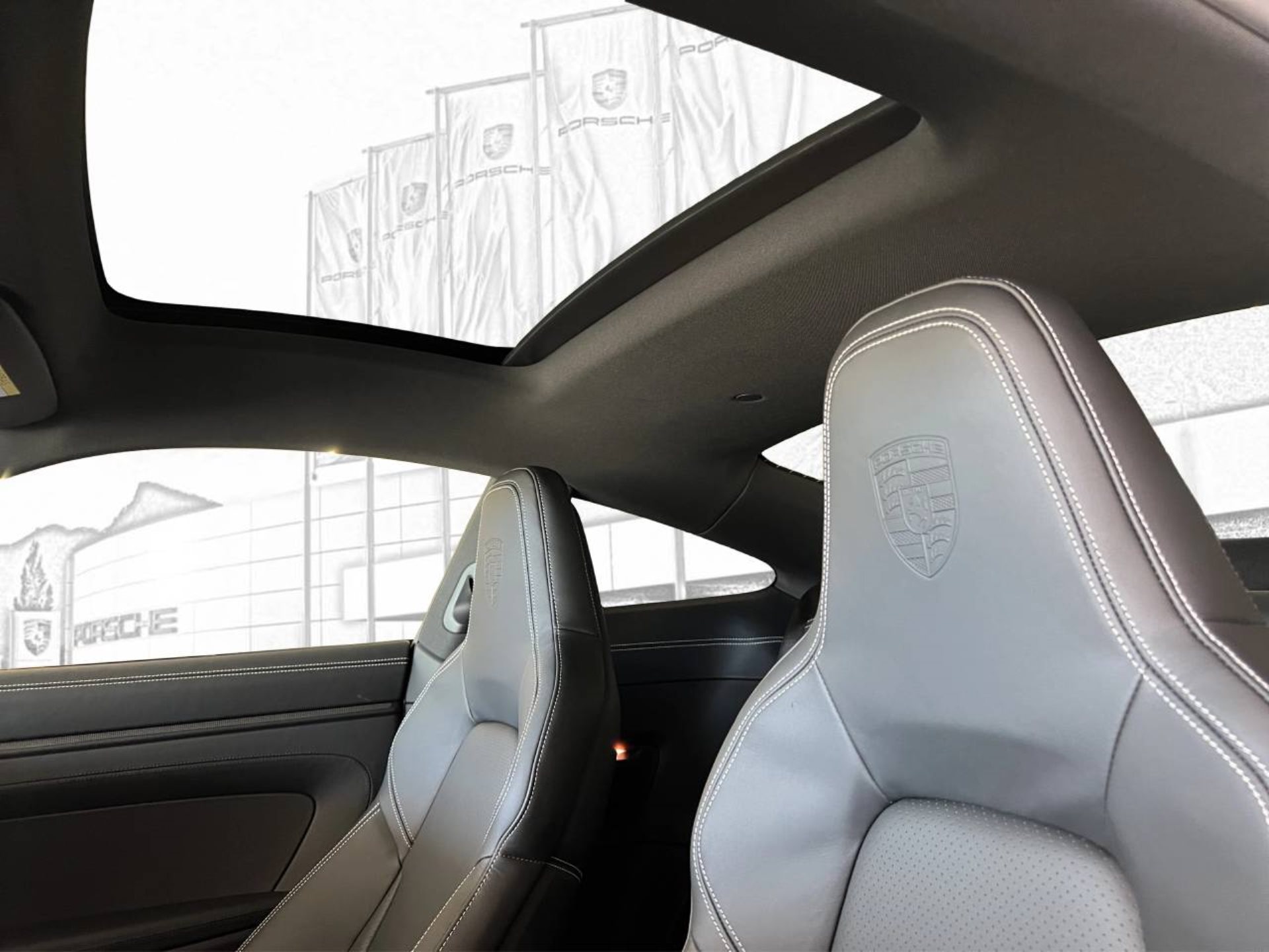 PORSCHE 911 Carrera-image-23