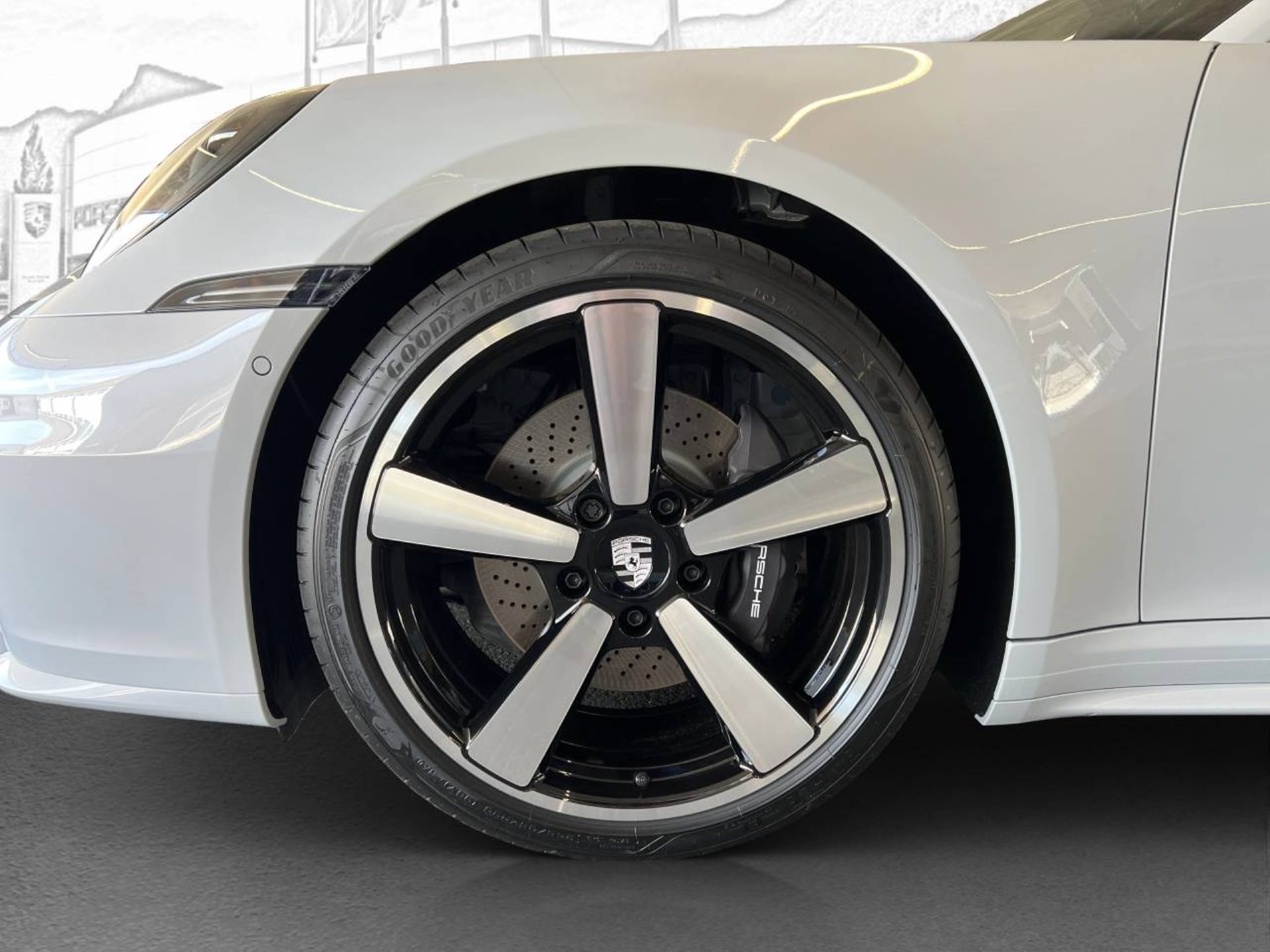 PORSCHE 911 Carrera-image-20